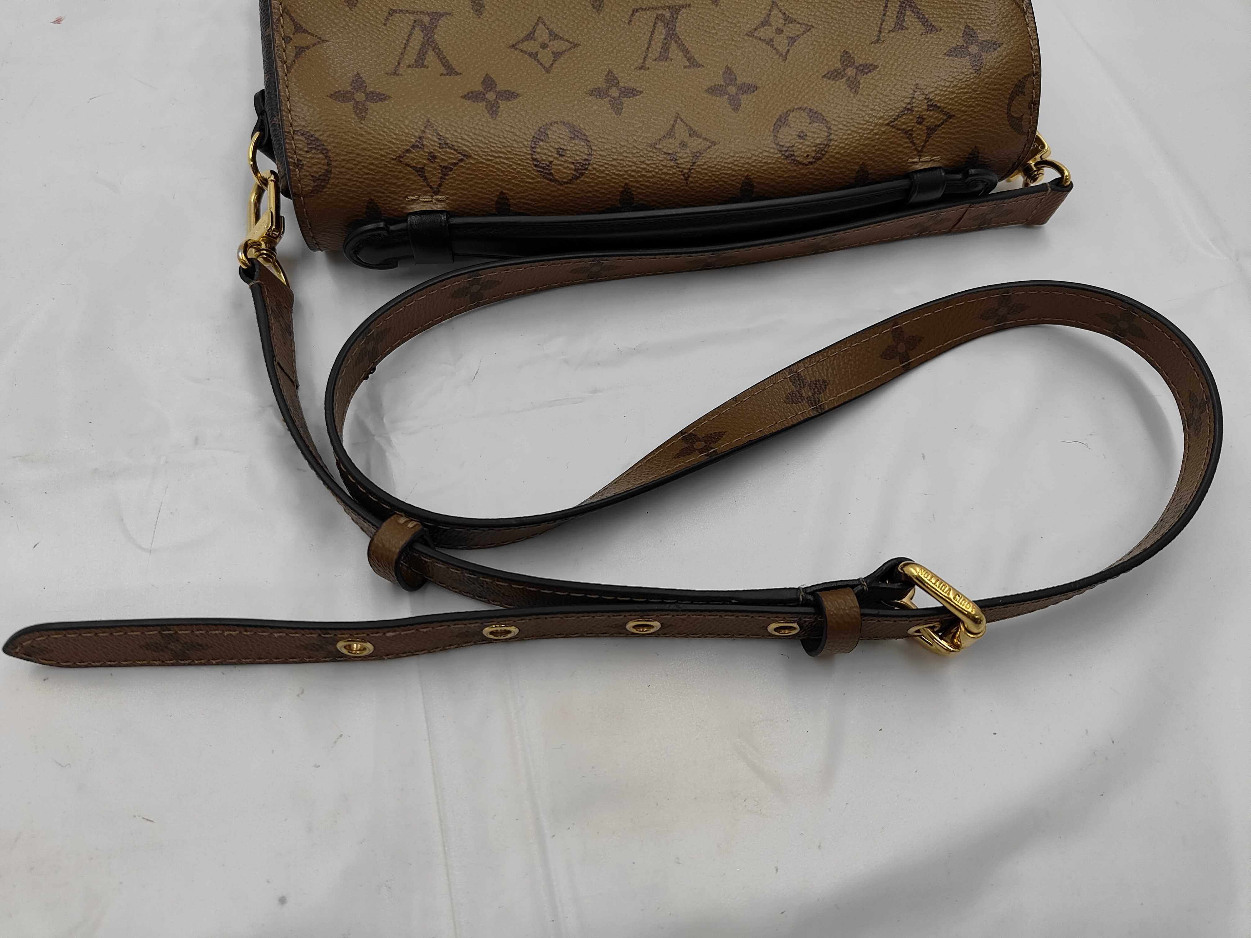 Pochette Métis MM Monogram Reverse M44876 RFID-protected handbag — view 3