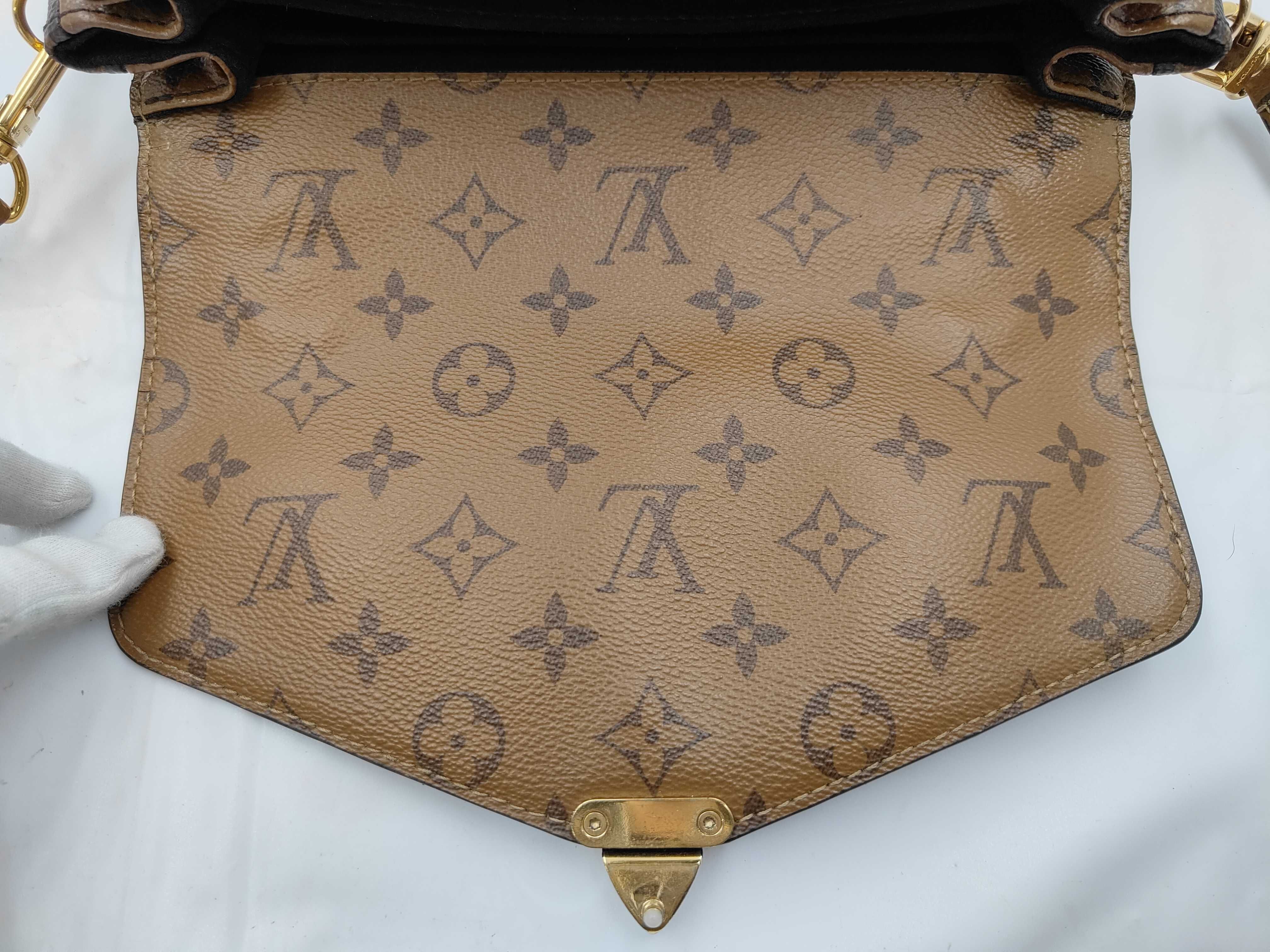 Pochette Métis MM Monogram Reverse M44876 RFID-protected handbag — view 6