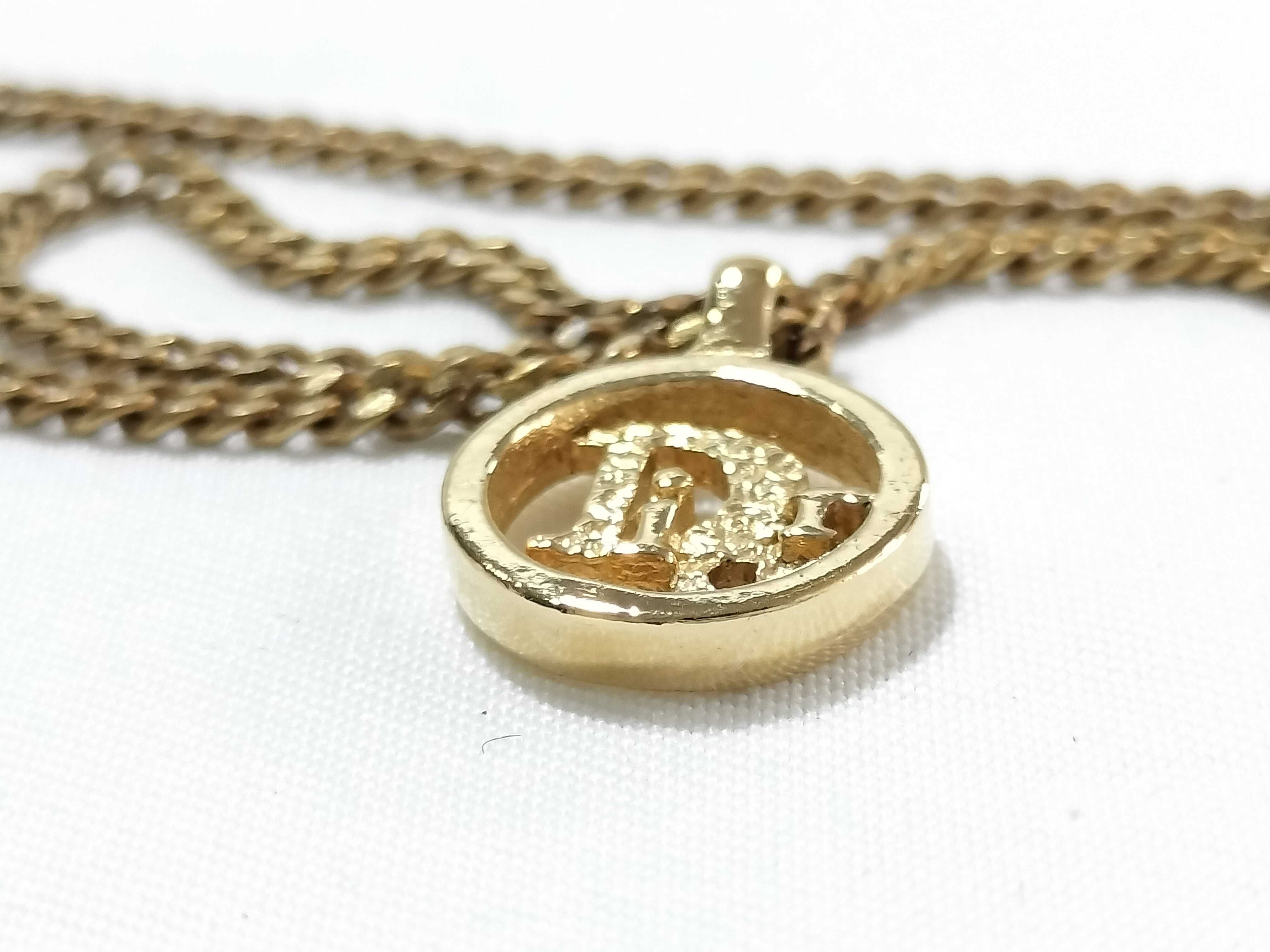 necklace, gold, logo, circle, and other accessories. — view 10