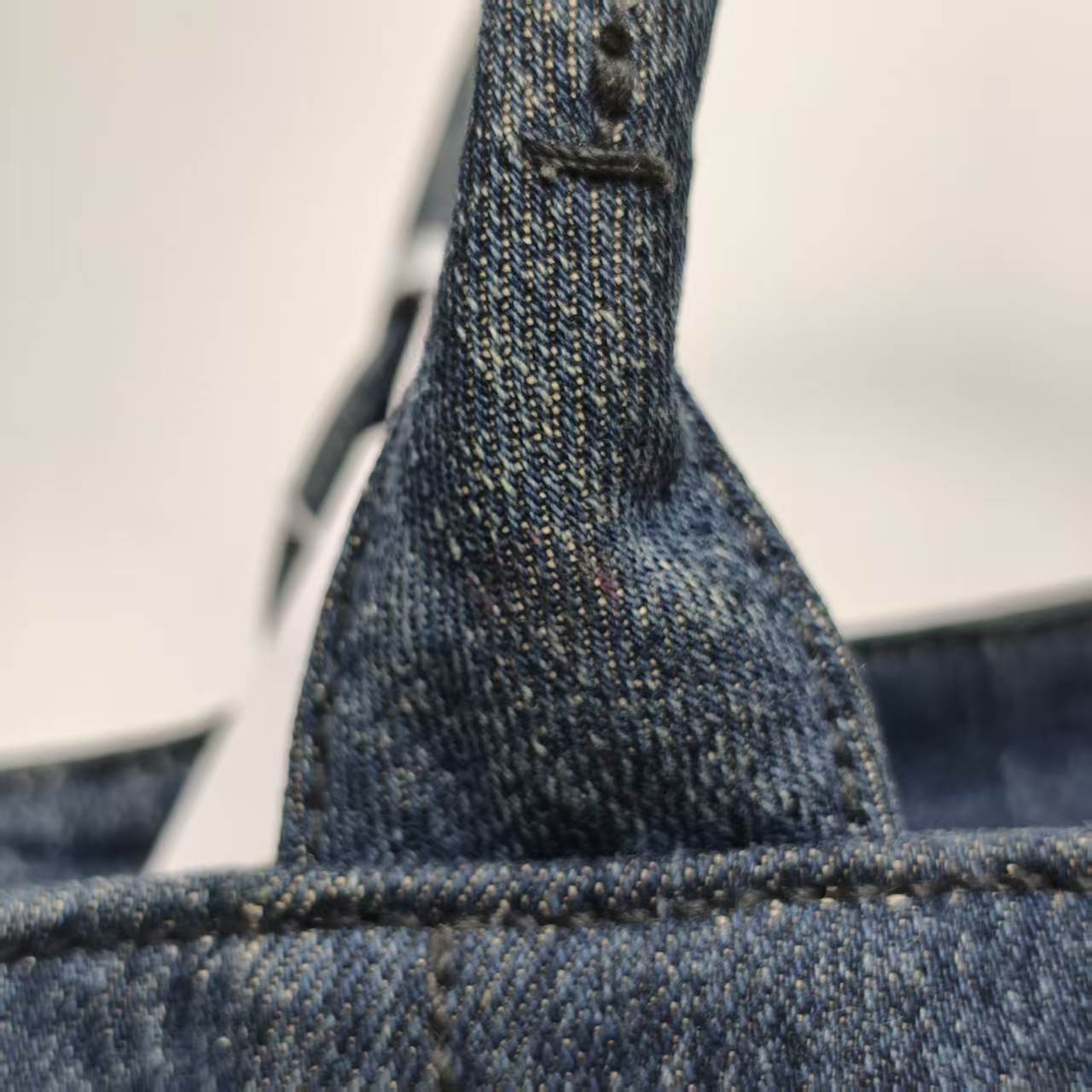 【*Shipped from: China*】PRADA Canvas Denim Handbag — view 13