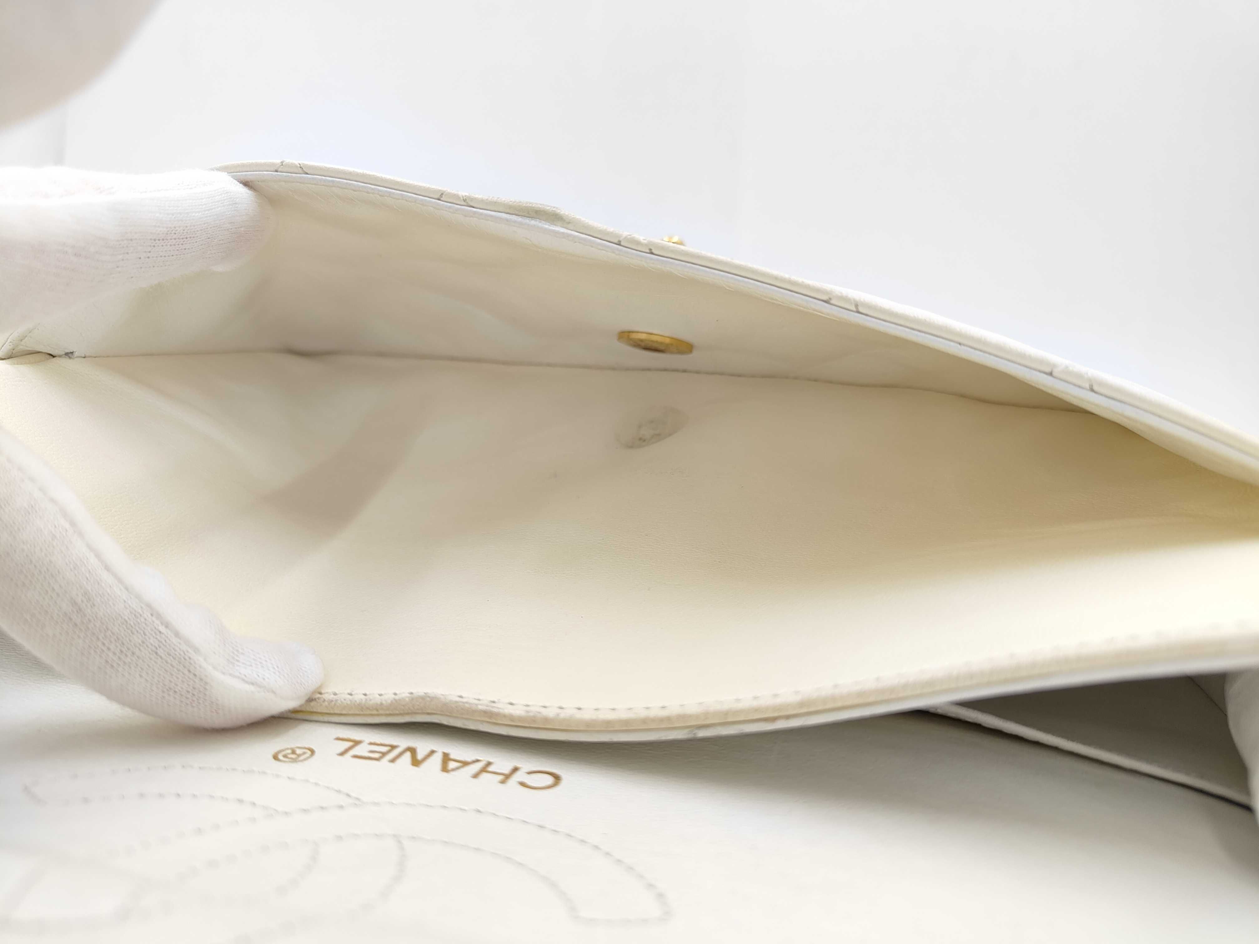 Double Flap Shoulder Bag White Shoulder Bag — view 13