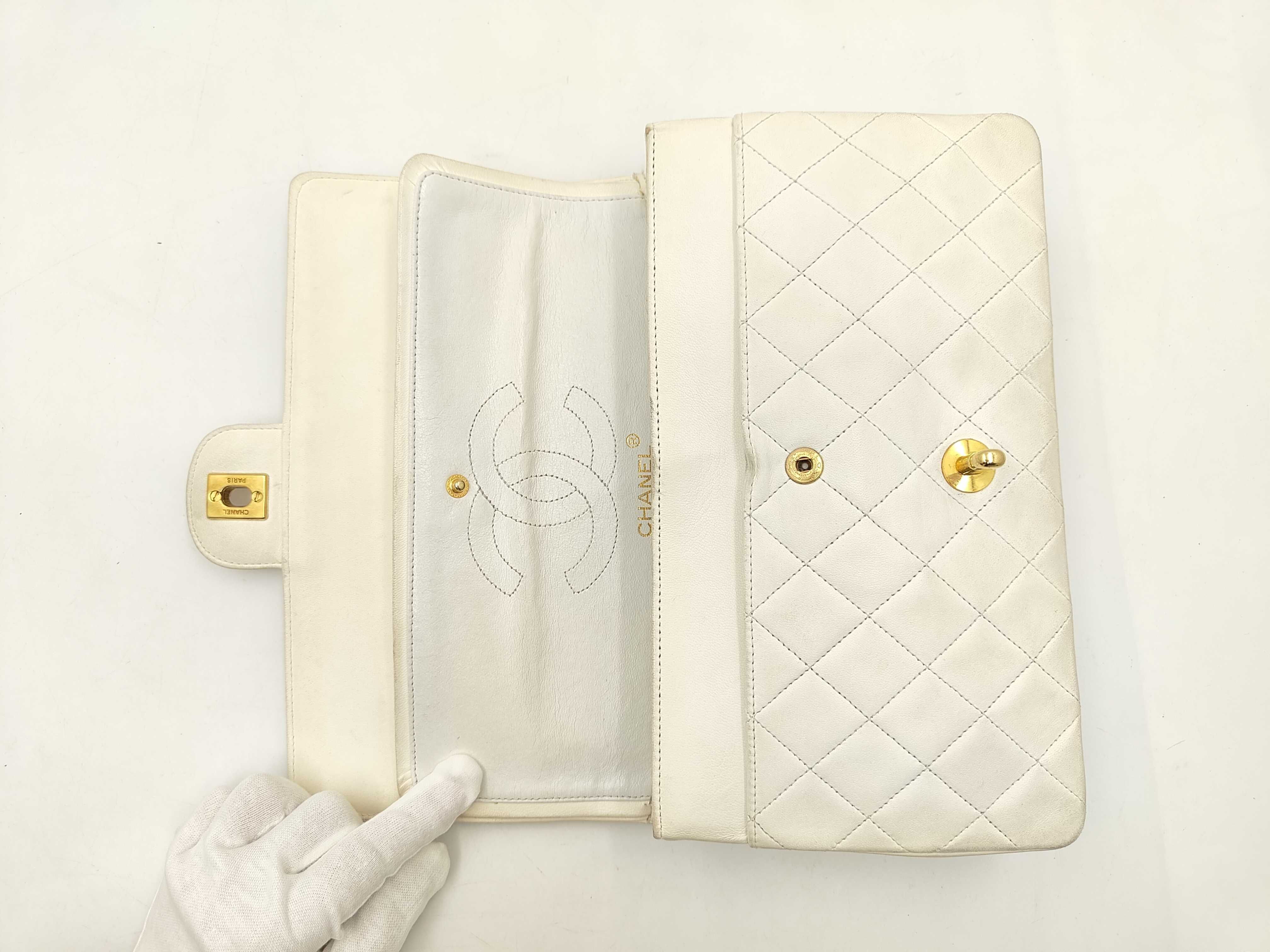 Double Flap Shoulder Bag White Shoulder Bag — view 8
