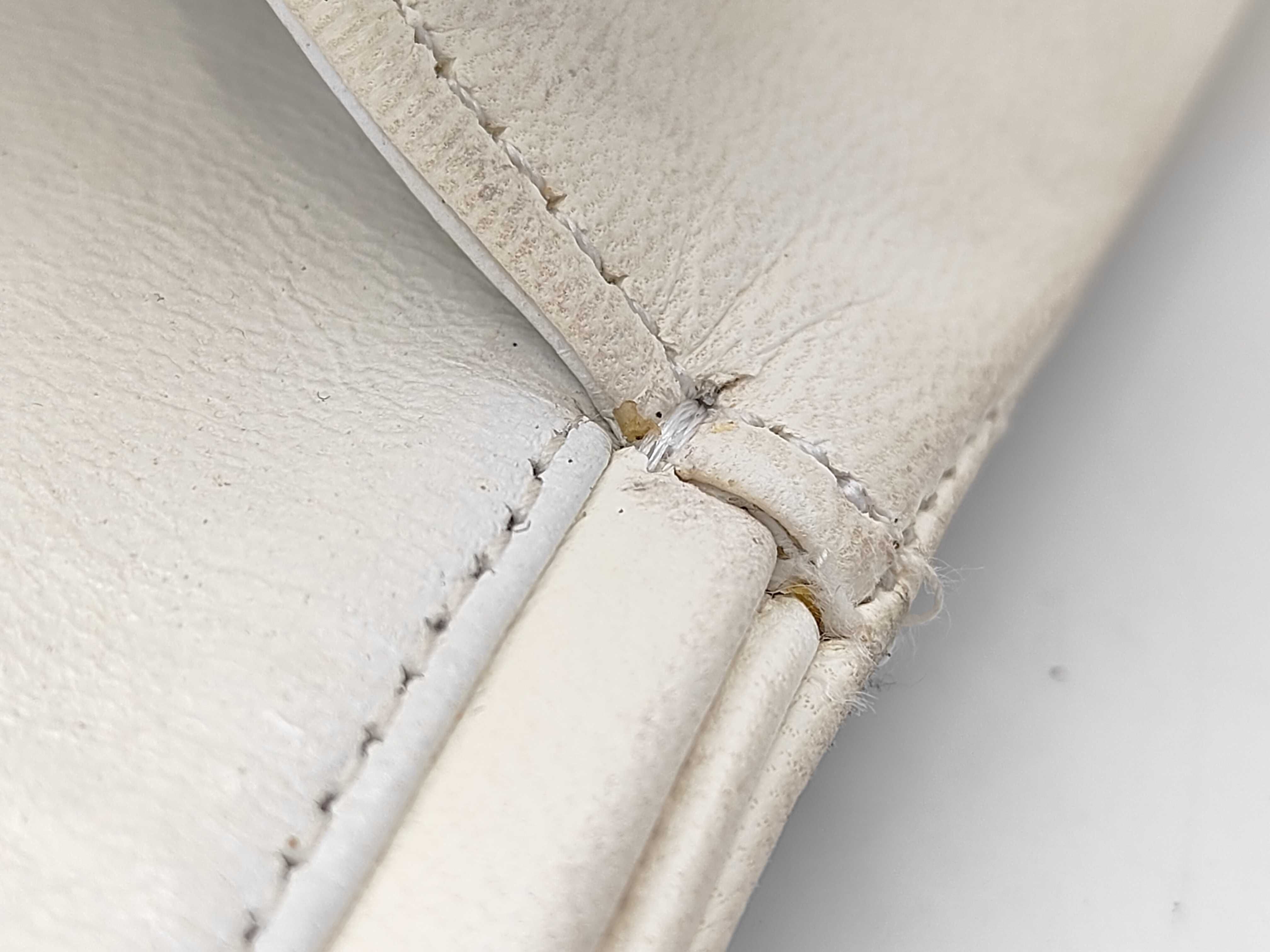 Double Flap Shoulder Bag White Shoulder Bag — view 9