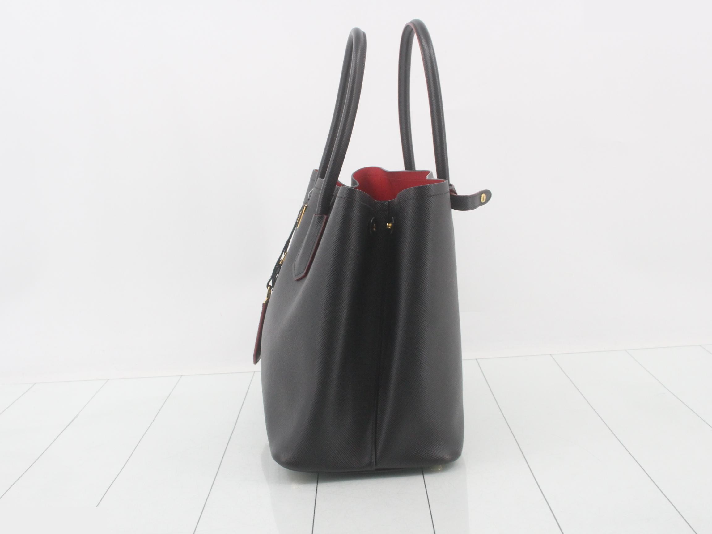 Doublé Saffiano Shoulder Bag — view 3