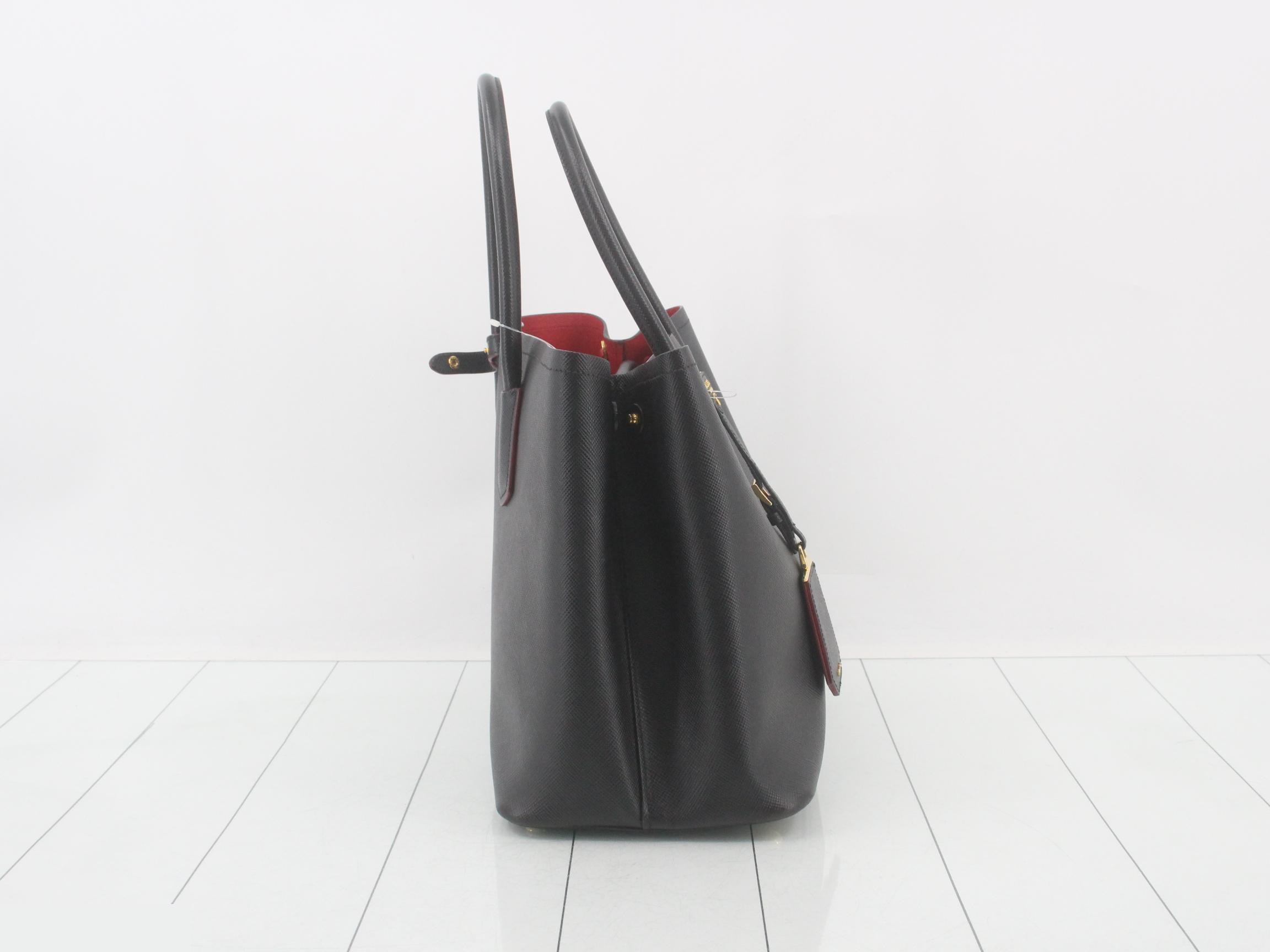 Doublé Saffiano Shoulder Bag — view 4