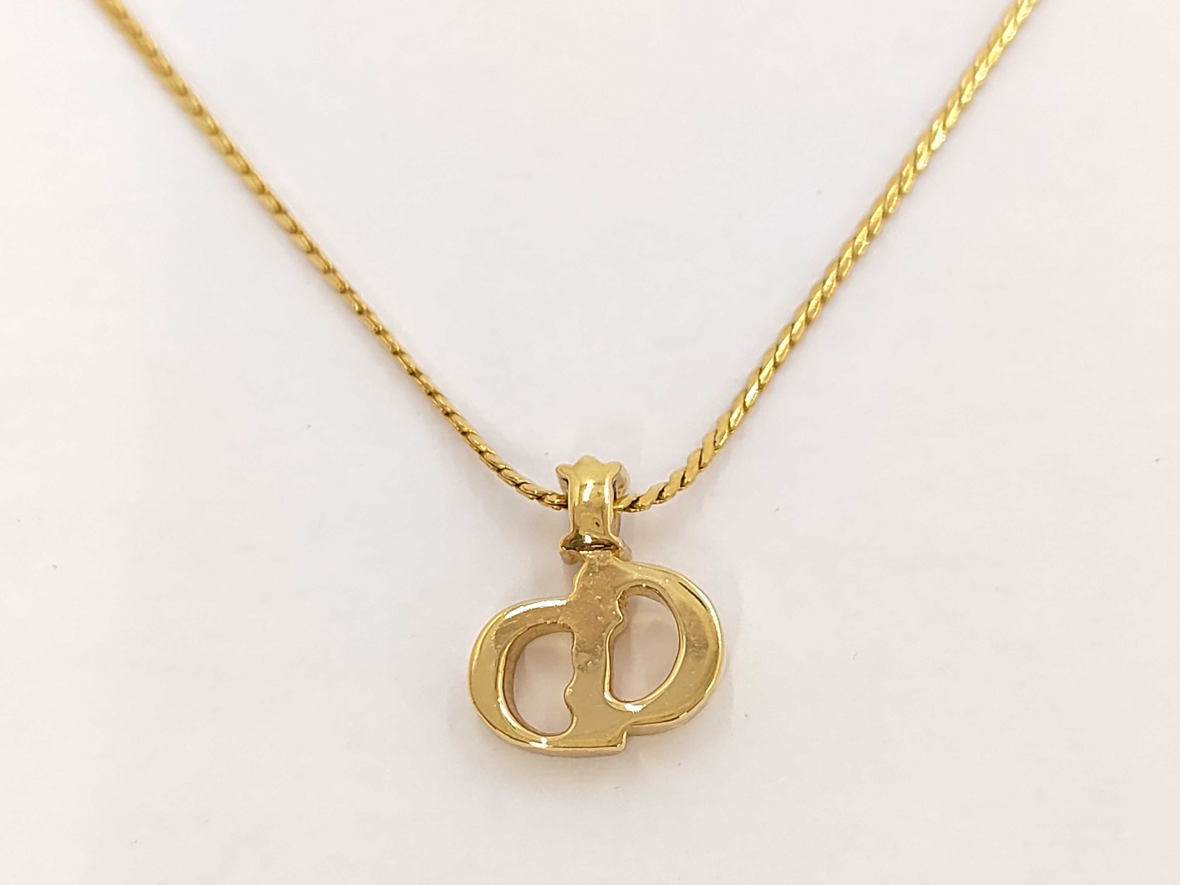 necklace — view 2