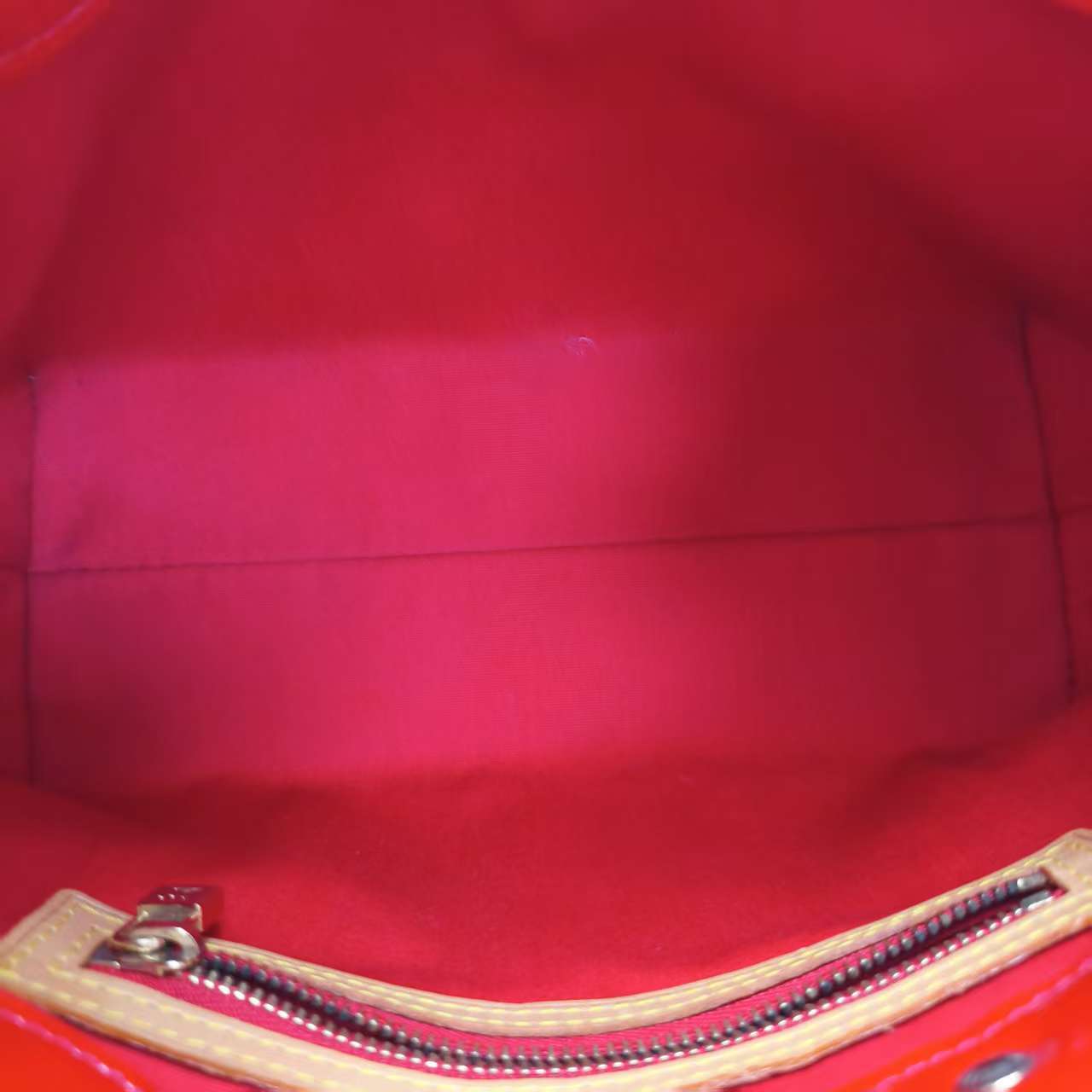 【*Shipped from: China*】LOUIS VUITTON Patent Leather Handbag — view 8