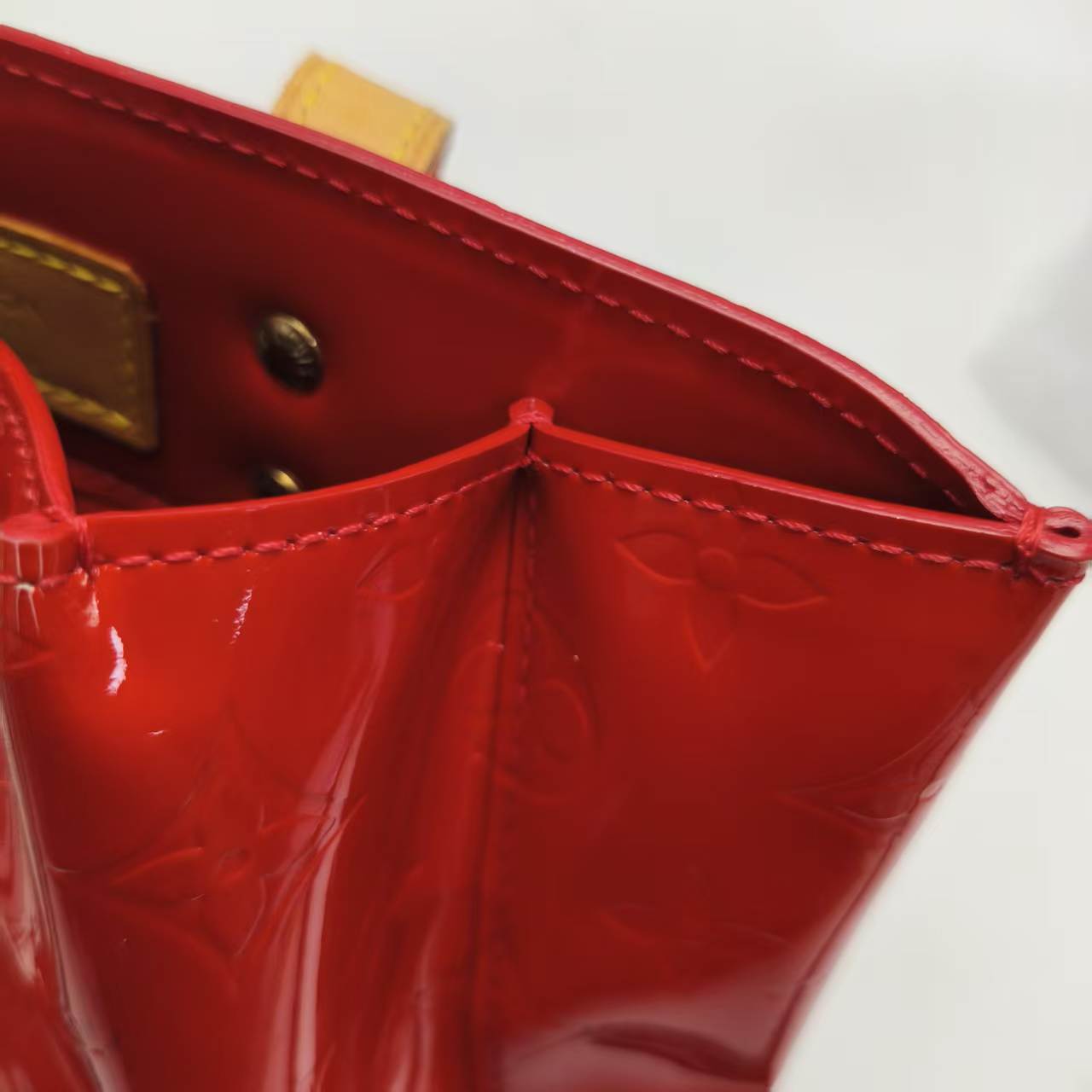 【*Shipped from: China*】LOUIS VUITTON Patent Leather Handbag — view 9