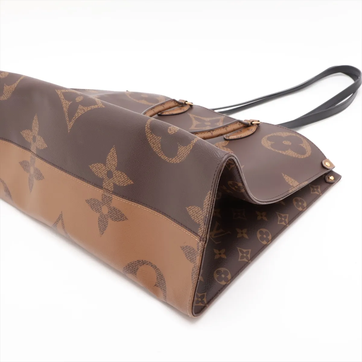 Giant Monogram Reverse OnTheGo GM M45320 DU3290 Brown — view 3