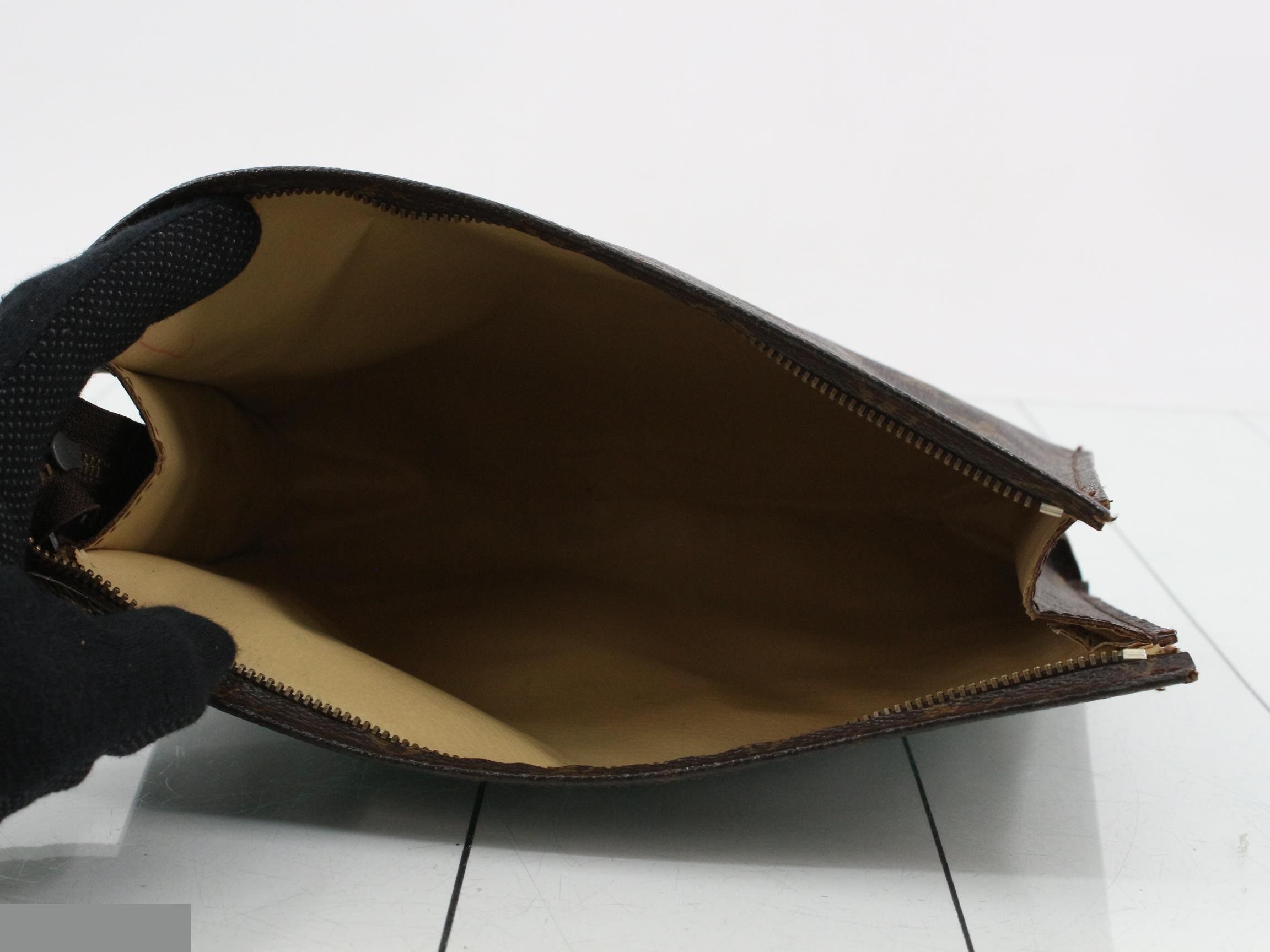 Pochette Toilette 26 Monogram Pouch — view 4