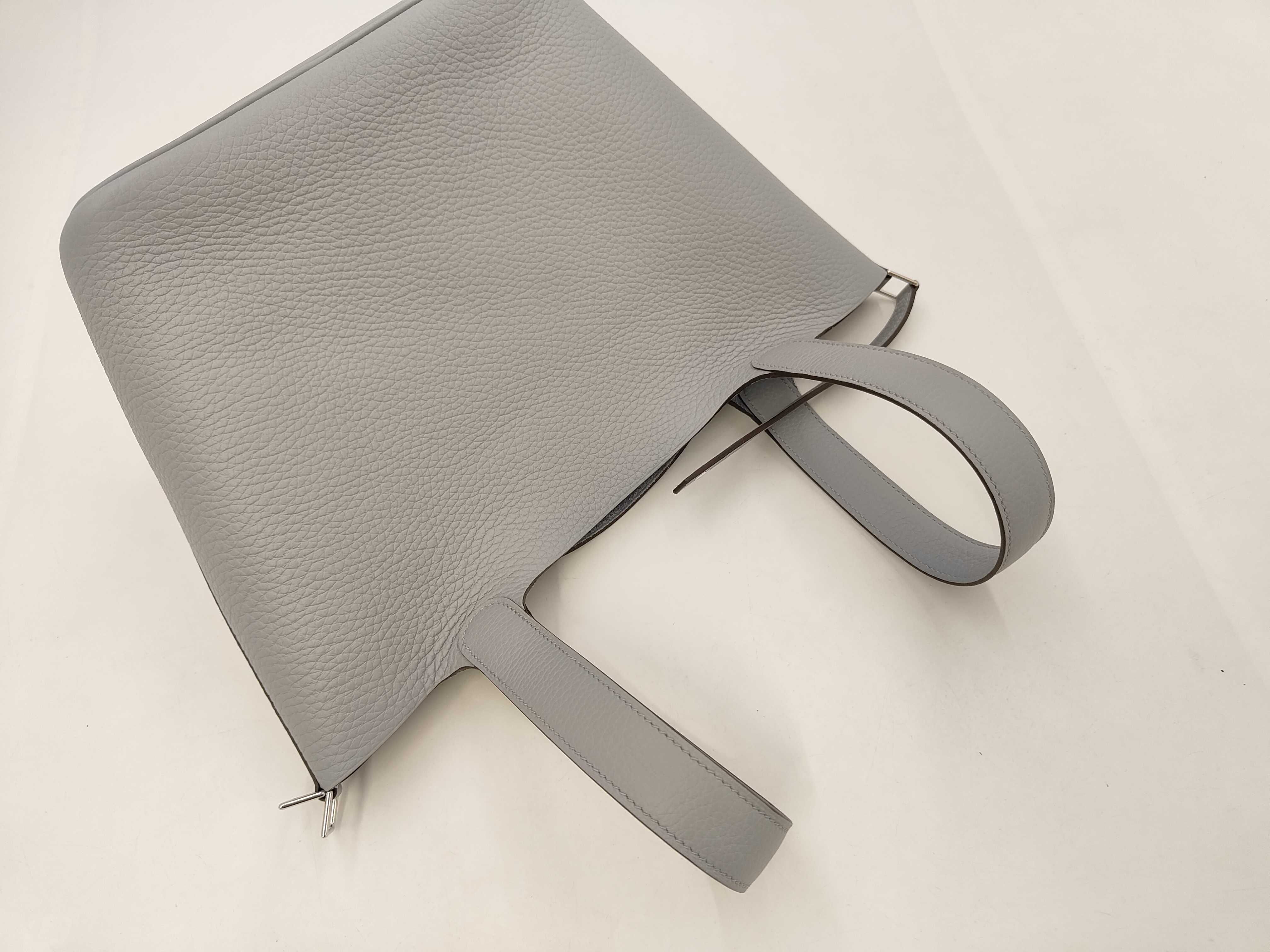 Picotin Lock 22 Taurillon Leather Gris Pantin Silver Hardware G Stamp Handbag — view 5