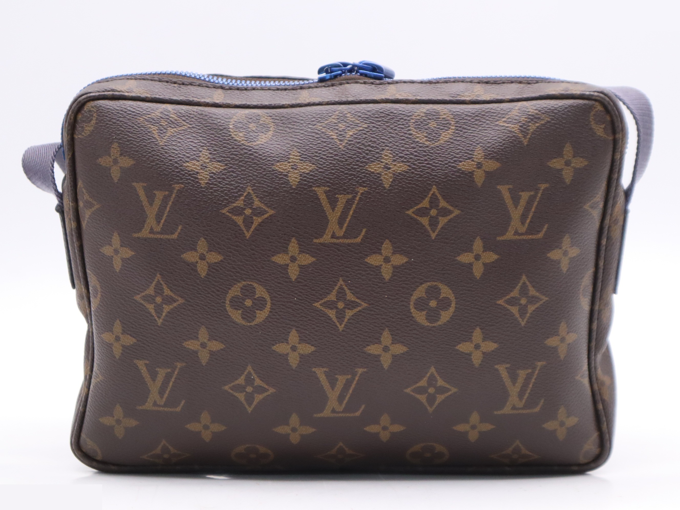 [Japan Exclusive] Messenger PM Monogram — view 2