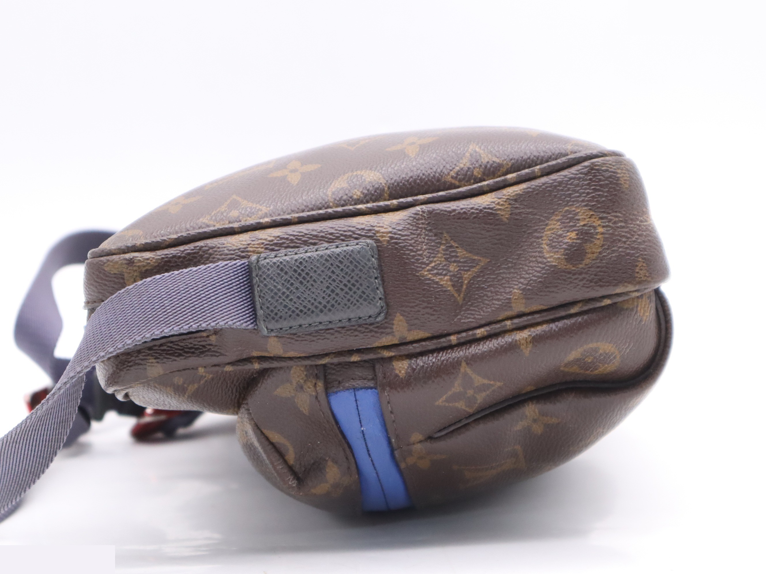 [Japan Exclusive] Messenger PM Monogram — view 3
