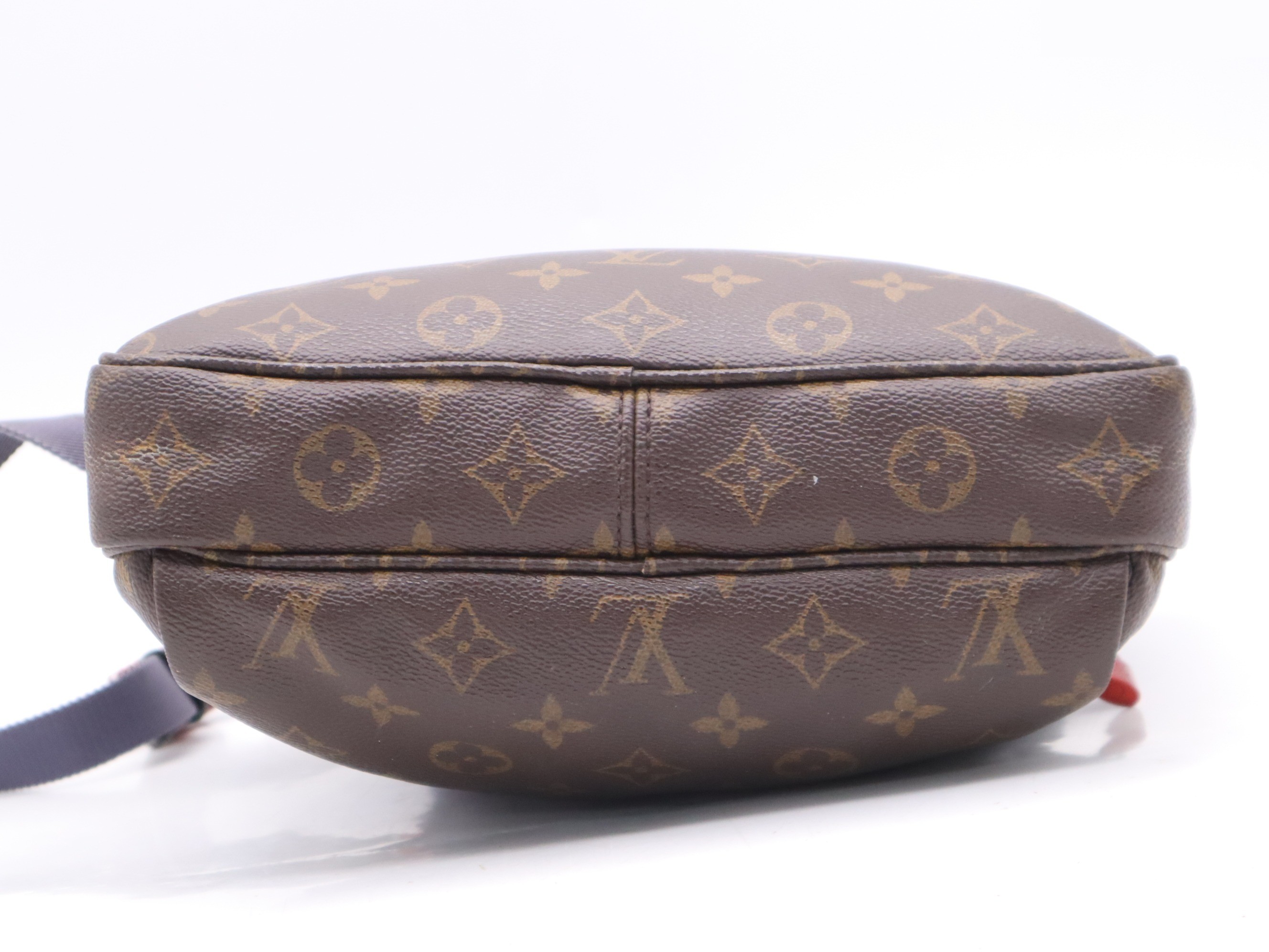 [Japan Exclusive] Messenger PM Monogram — view 4