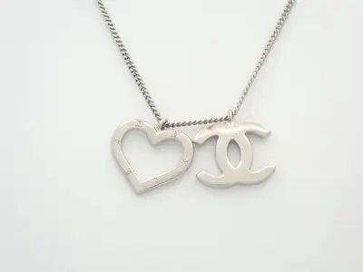 necklace, model 04P, Coco Mark heart design, silver, chain approximately 42cm.