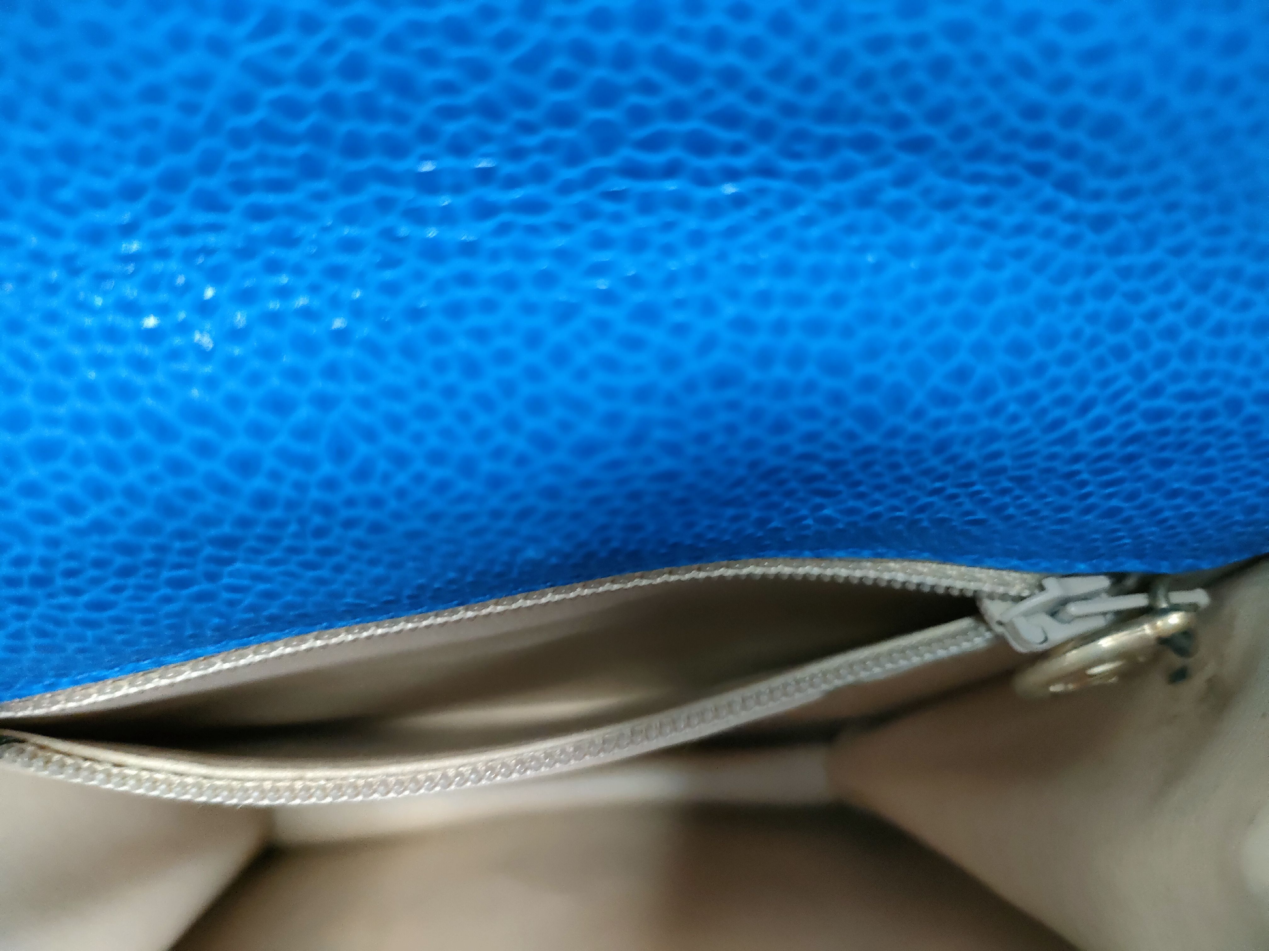 Caviar Skin Handbag Matelassé Turnlock Waist Bag — view 14