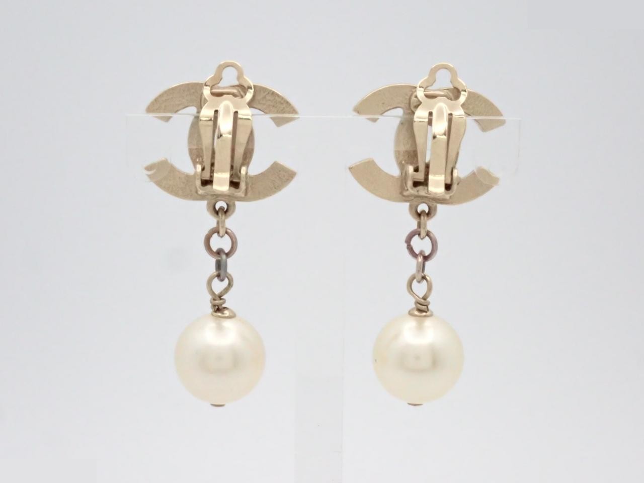 Gold earrings — view 2