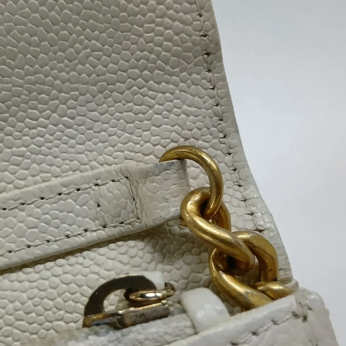 Matelassé Caviar Skin Chain Wallet, White with Gold Hardware, A33A9817, Random Plate — view 13