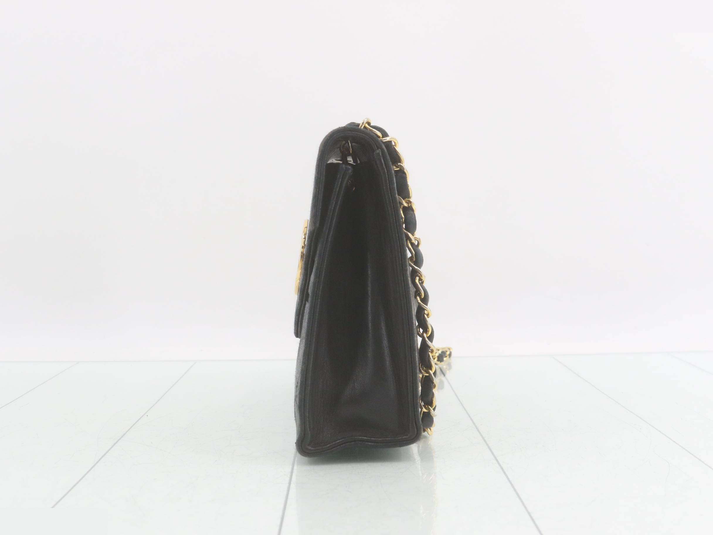 Matelassé Single Chain Shoulder Bag — view 3
