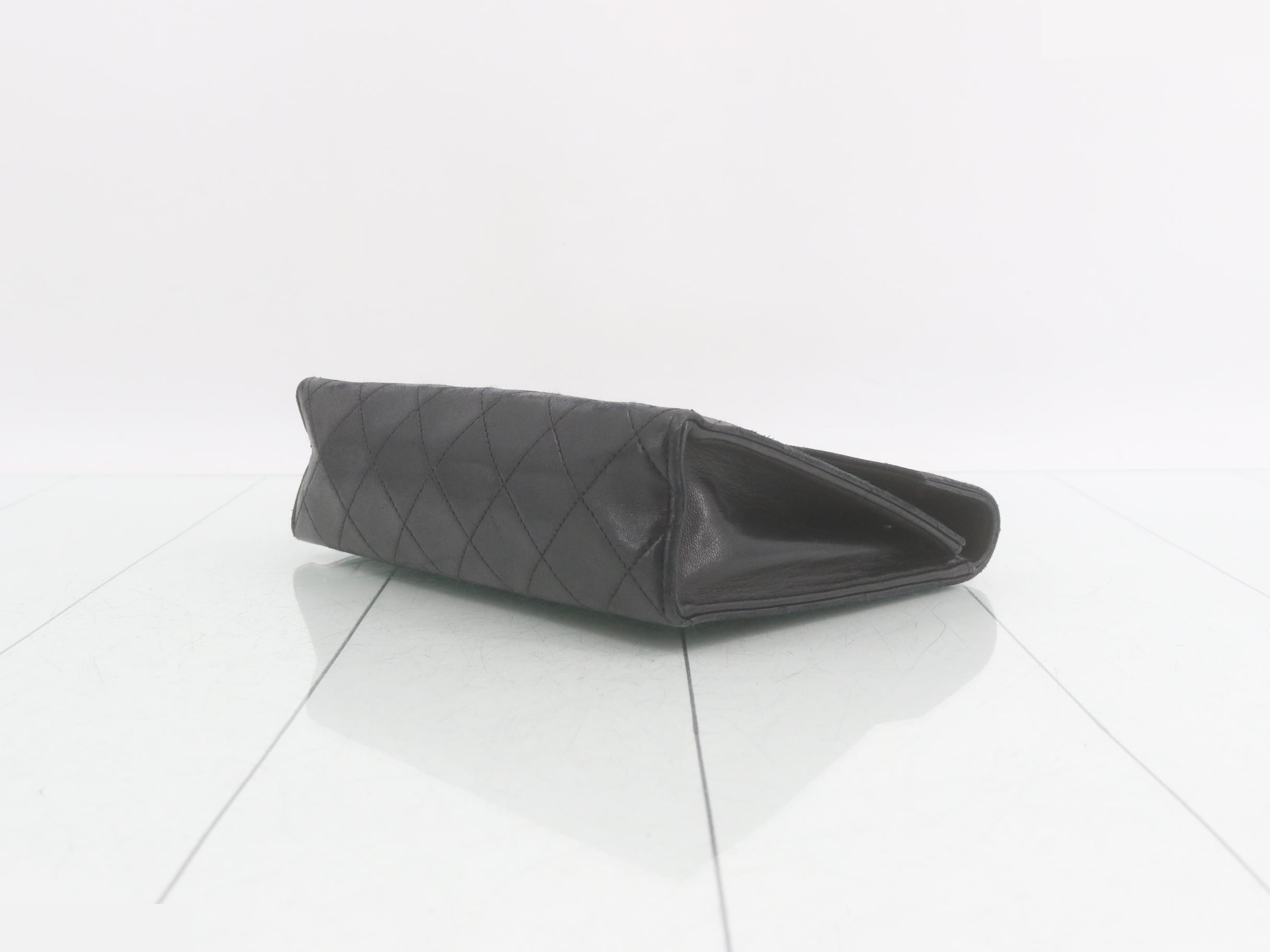 Matelassé Single Chain Shoulder Bag — view 6