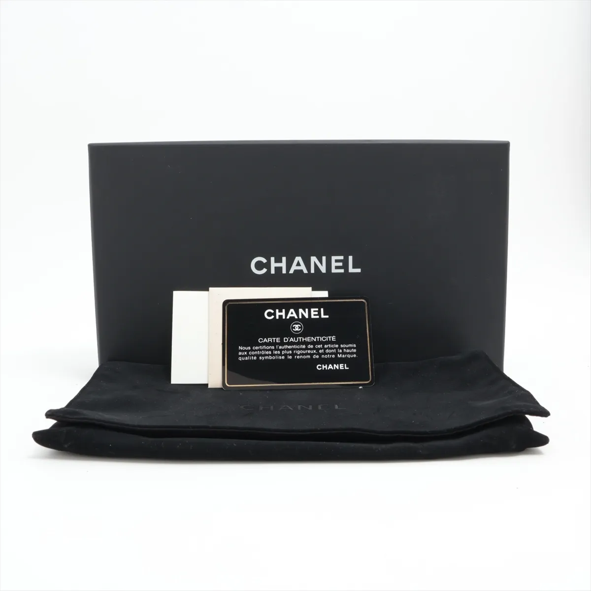Matelassé Caviar Skin Round Zip Wallet, Black with Gold Hardware, 20055575 — view 10