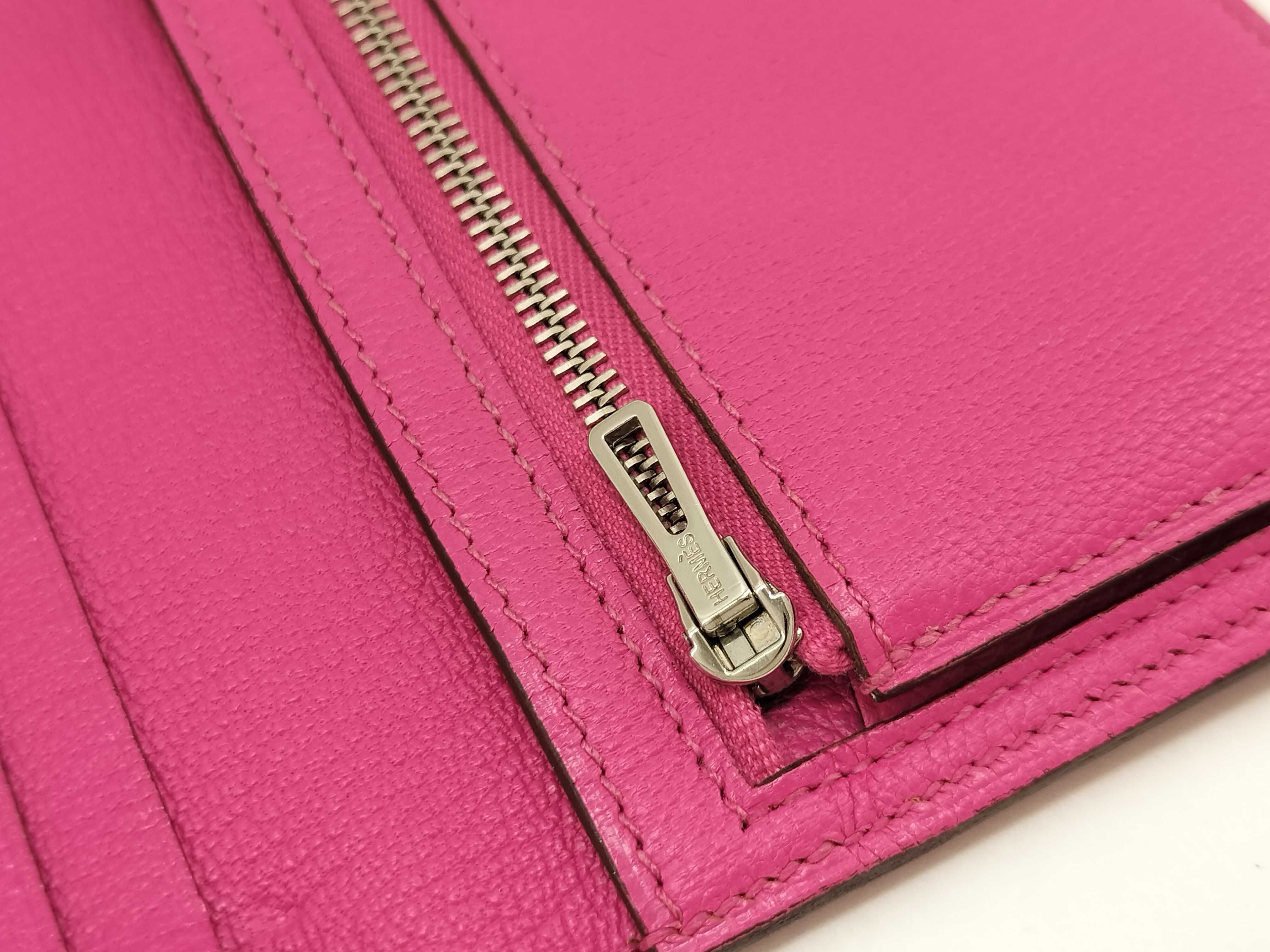 Bearn Soufflé Rose Tyrien Chevre Leather Wallet (Stamped O) with Silver Hardware — view 10