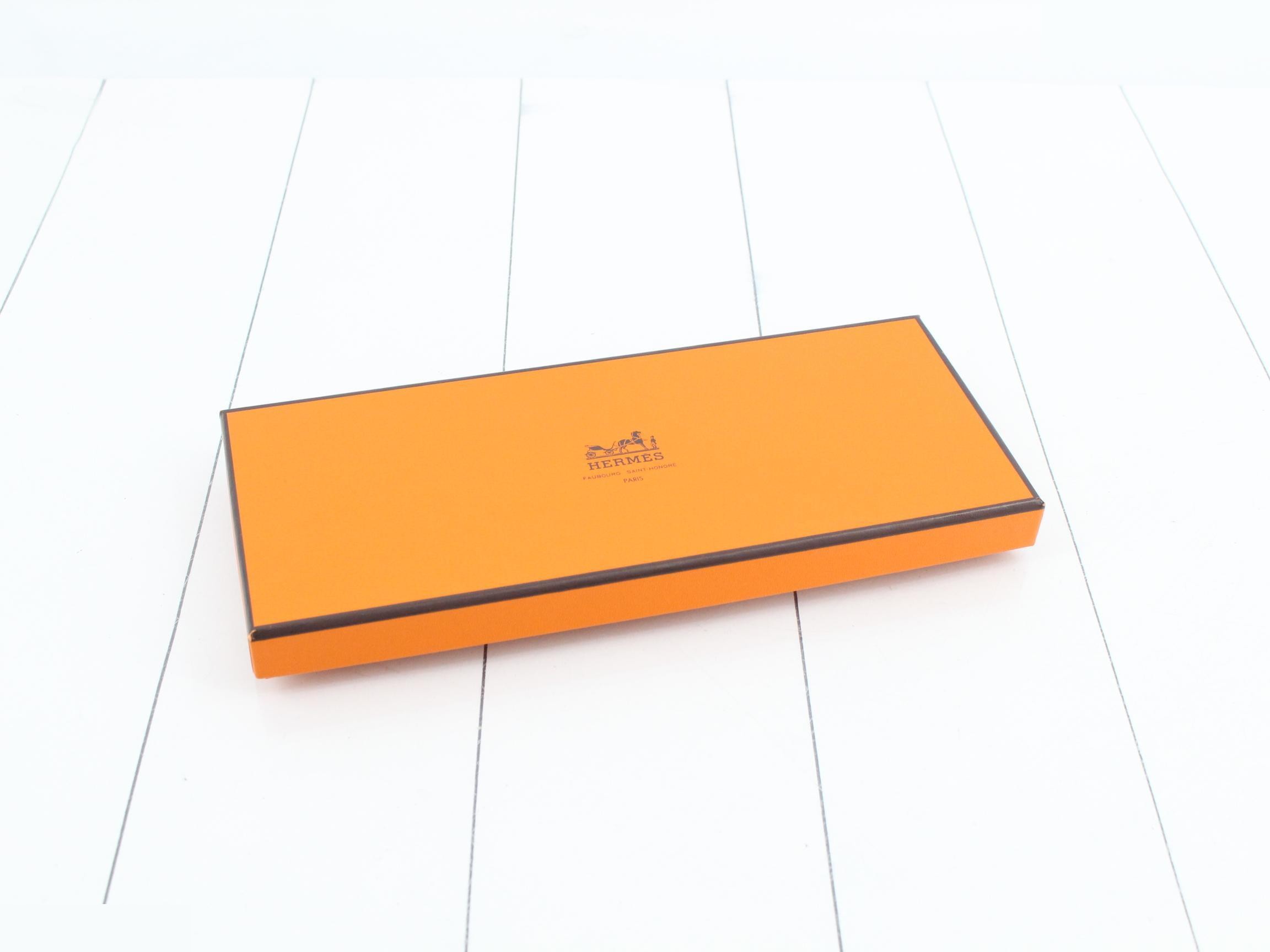 Petit Carrier — view 4
