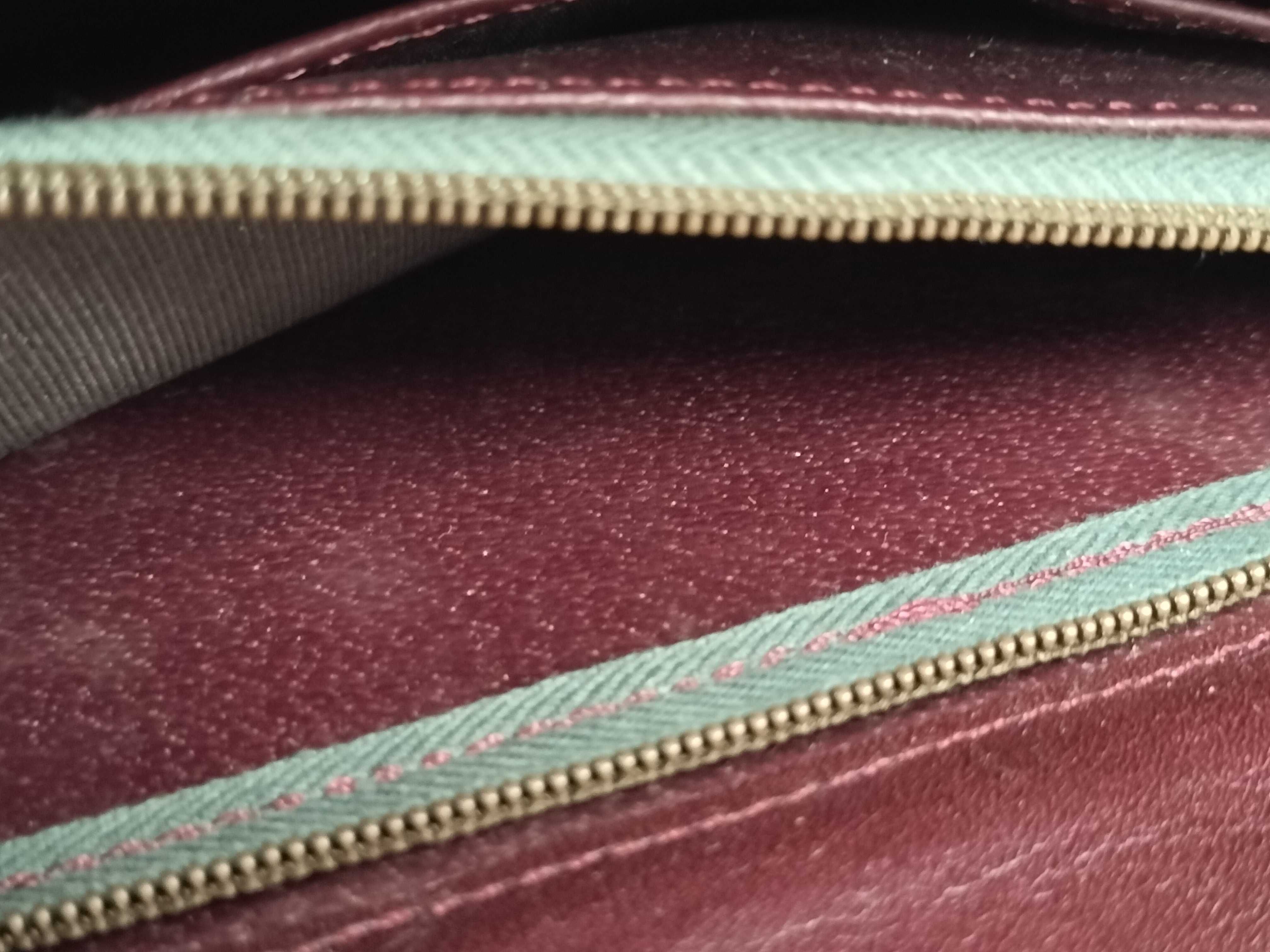 GG Canvas Old Gucci Shoulder Bag GG Supreme Shoulder Bag — view 11