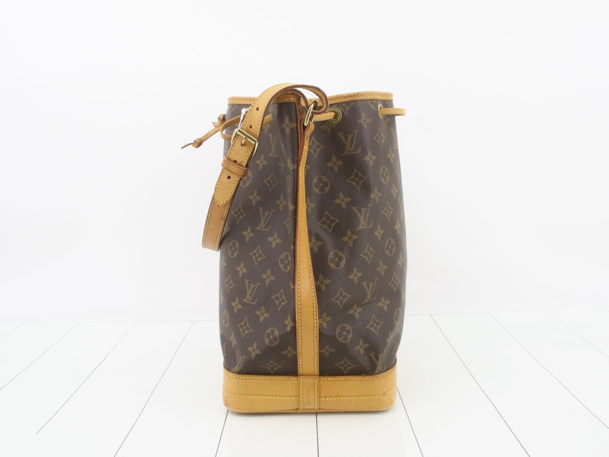 M42224 Noe Shoulder Bag — view 3