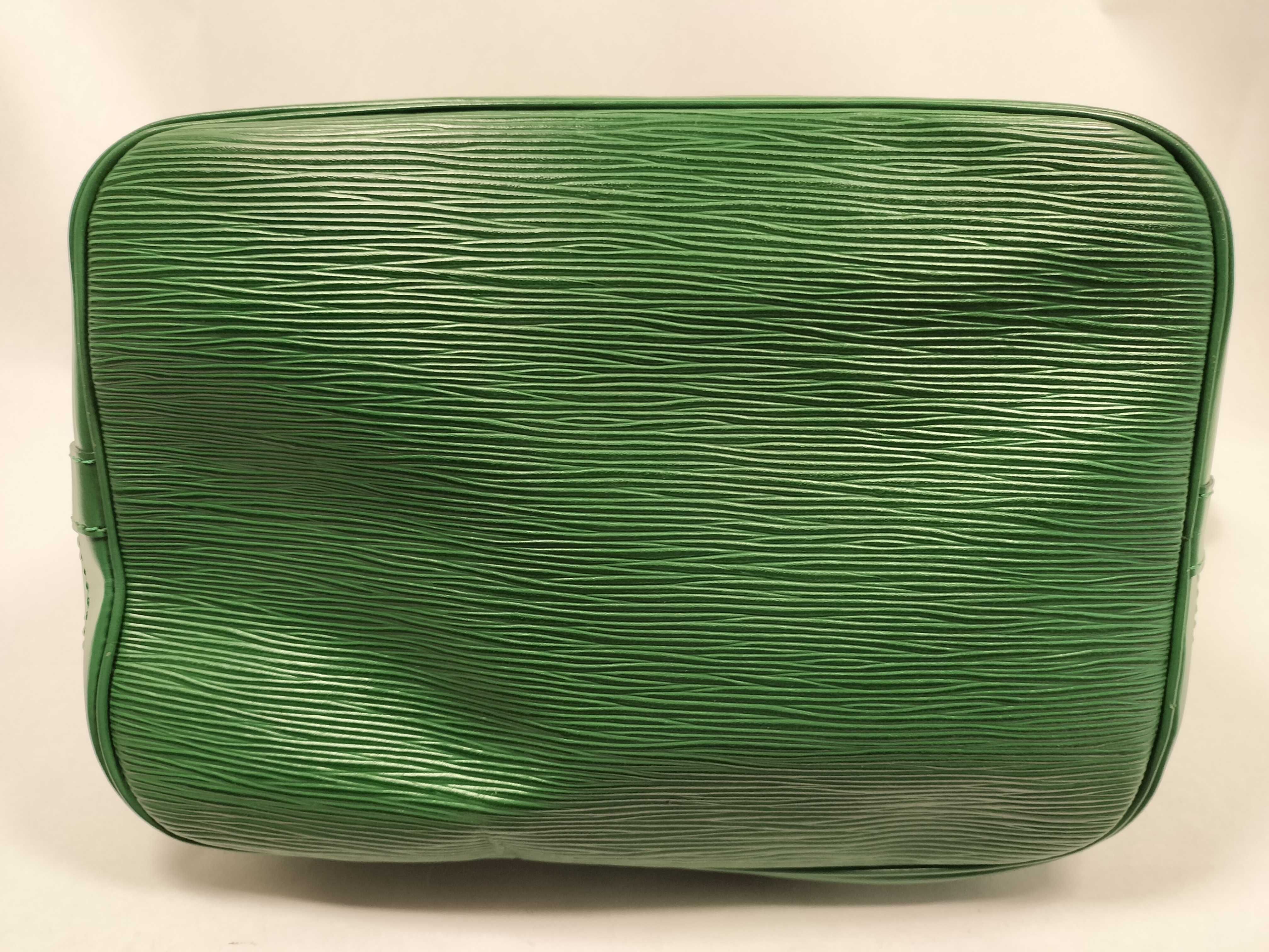 Epi Noe M44004 VI0992 Green Shoulder Bag — view 7