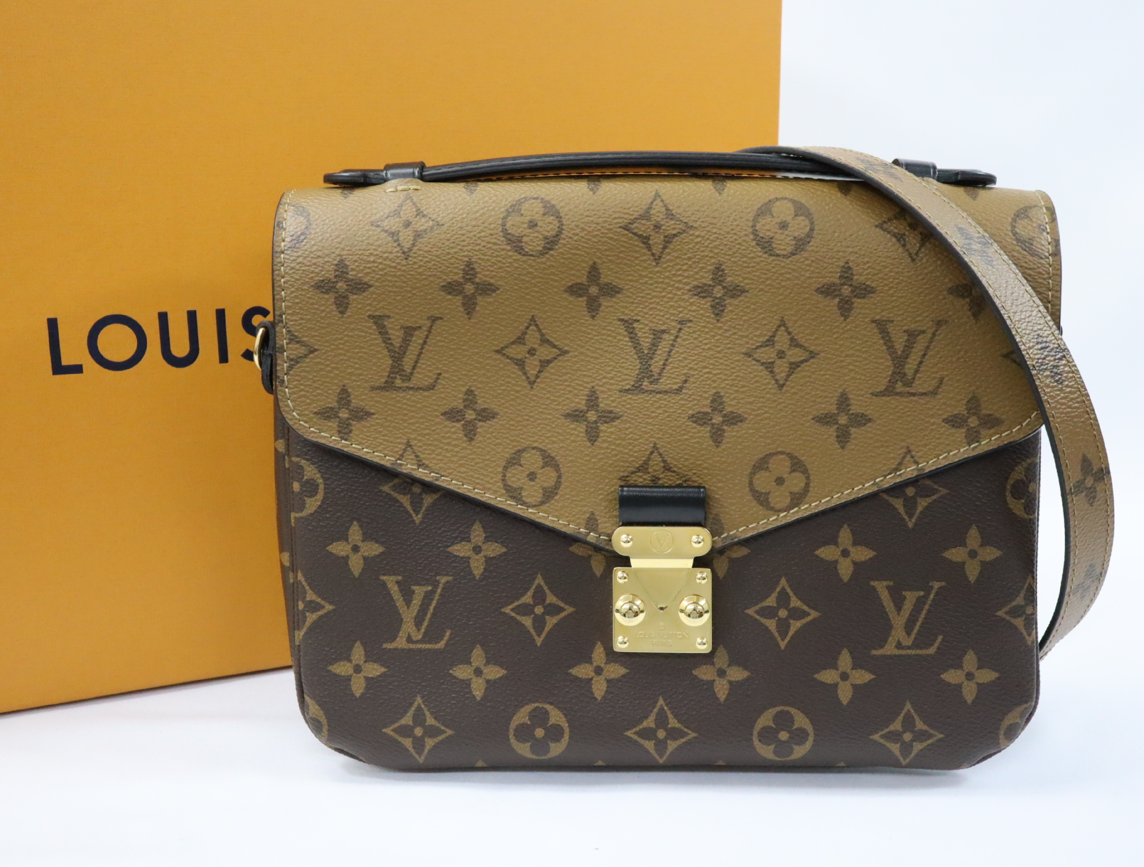 Monogram Reverse Pochette Metis MM M44876 Shoulder Bag (RFID detected)
