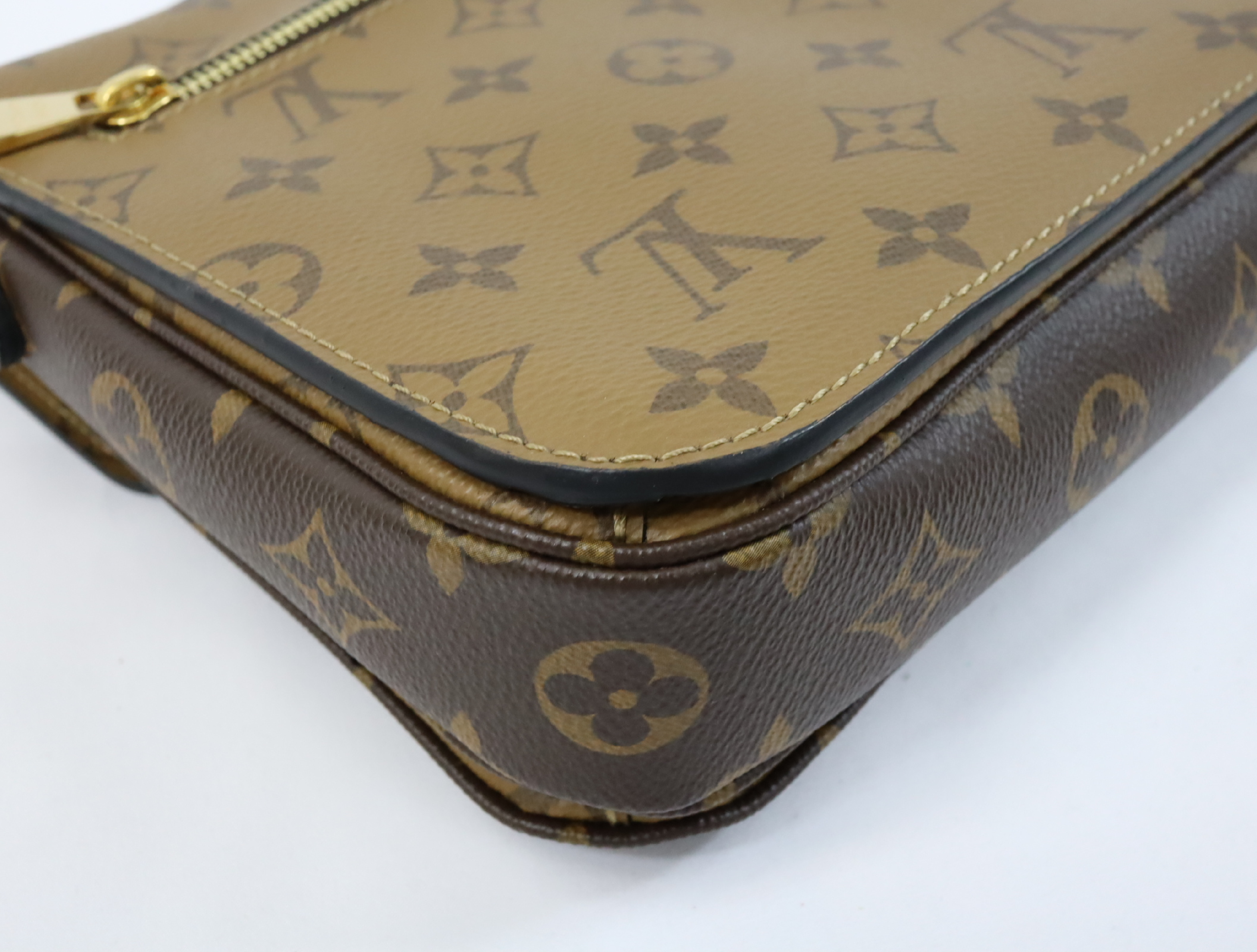 Monogram Reverse Pochette Metis MM M44876 Shoulder Bag (RFID detected) — view 9