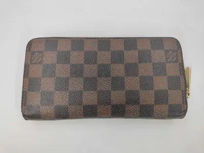 Damier Zippy Wallet