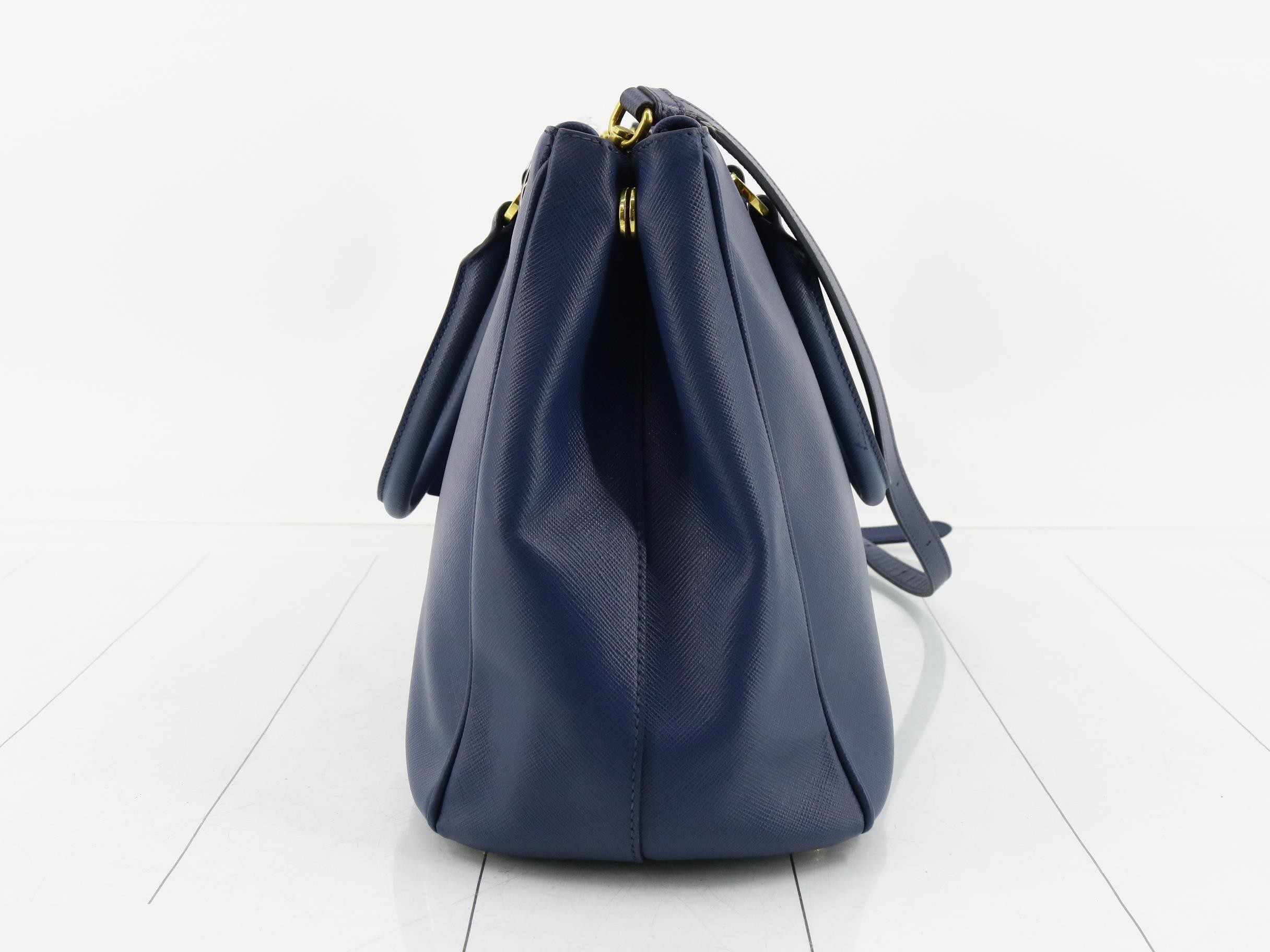 Saffiano Triangle Plate 2-Way Shoulder/Handbag — view 3