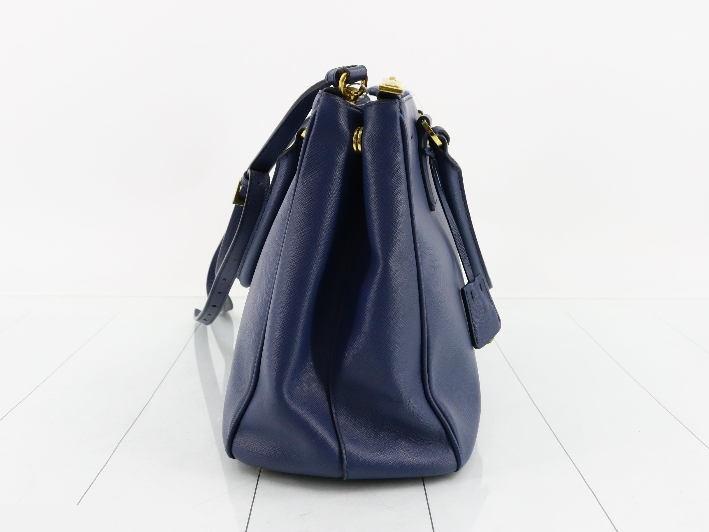 Saffiano Triangle Plate 2-Way Shoulder/Handbag — view 4