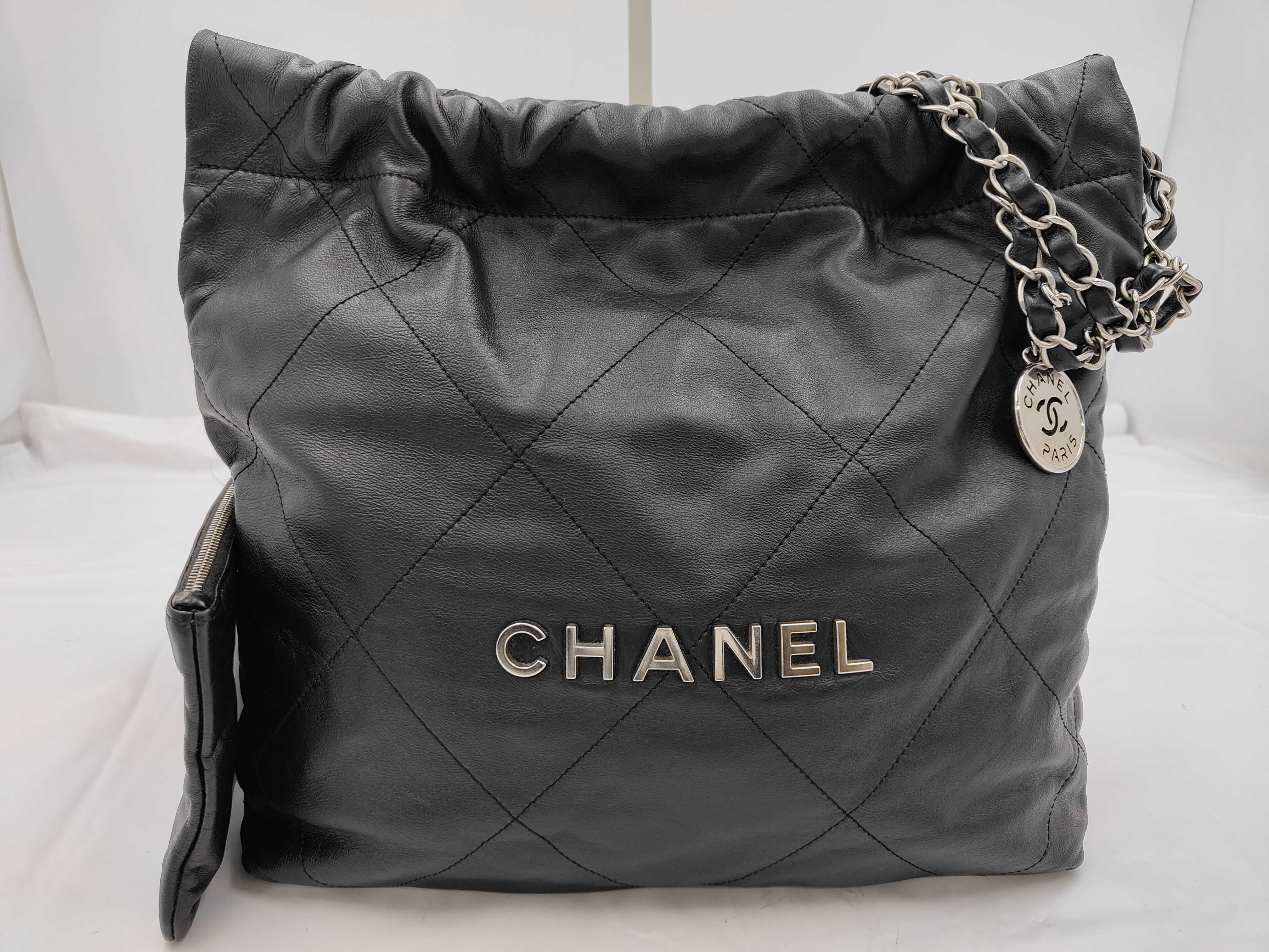 22 Small Random Serial Number Calfskin Black SV Shoulder Bag