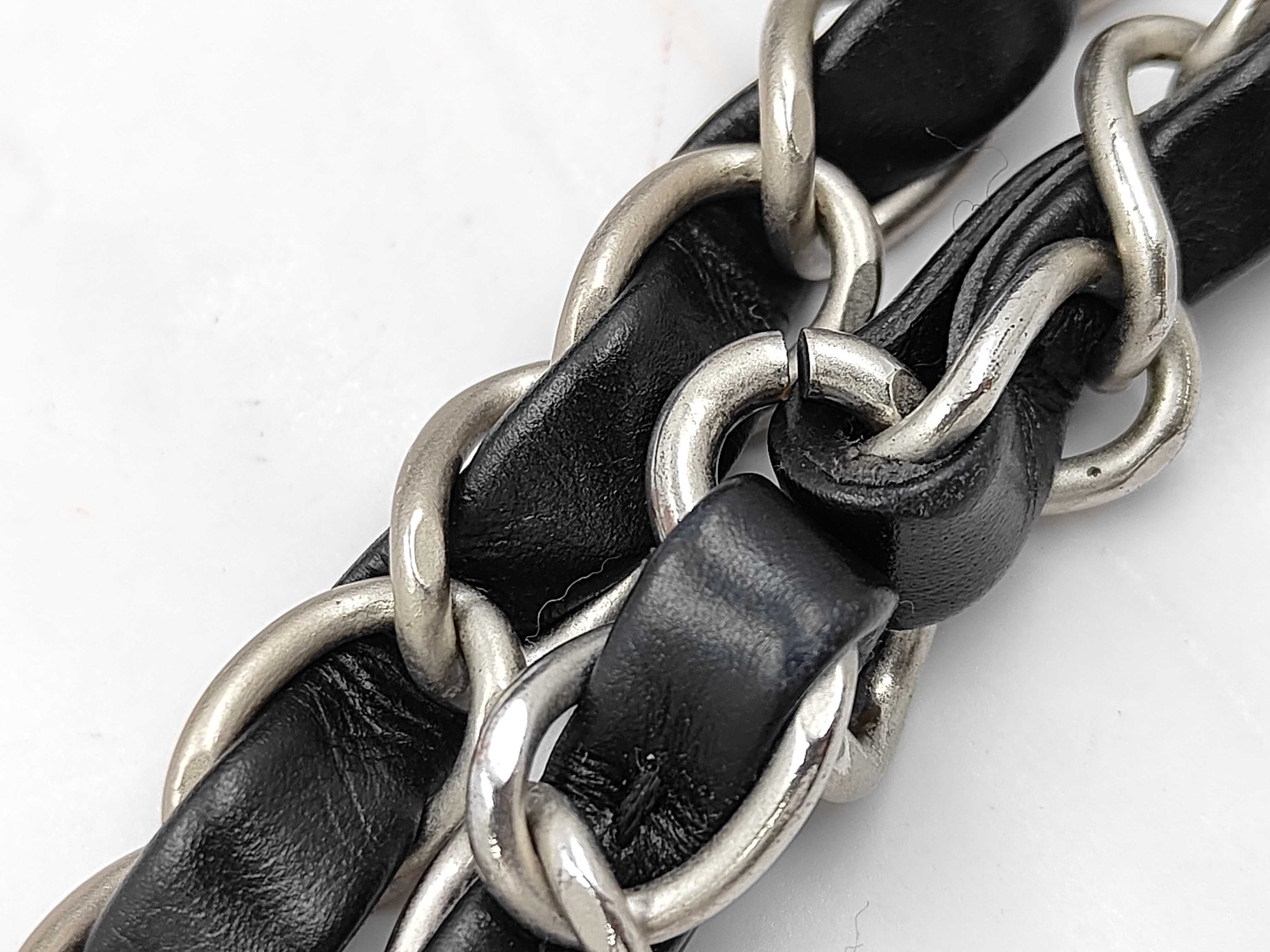 22 Small Random Serial Number Calfskin Black SV Shoulder Bag — view 4