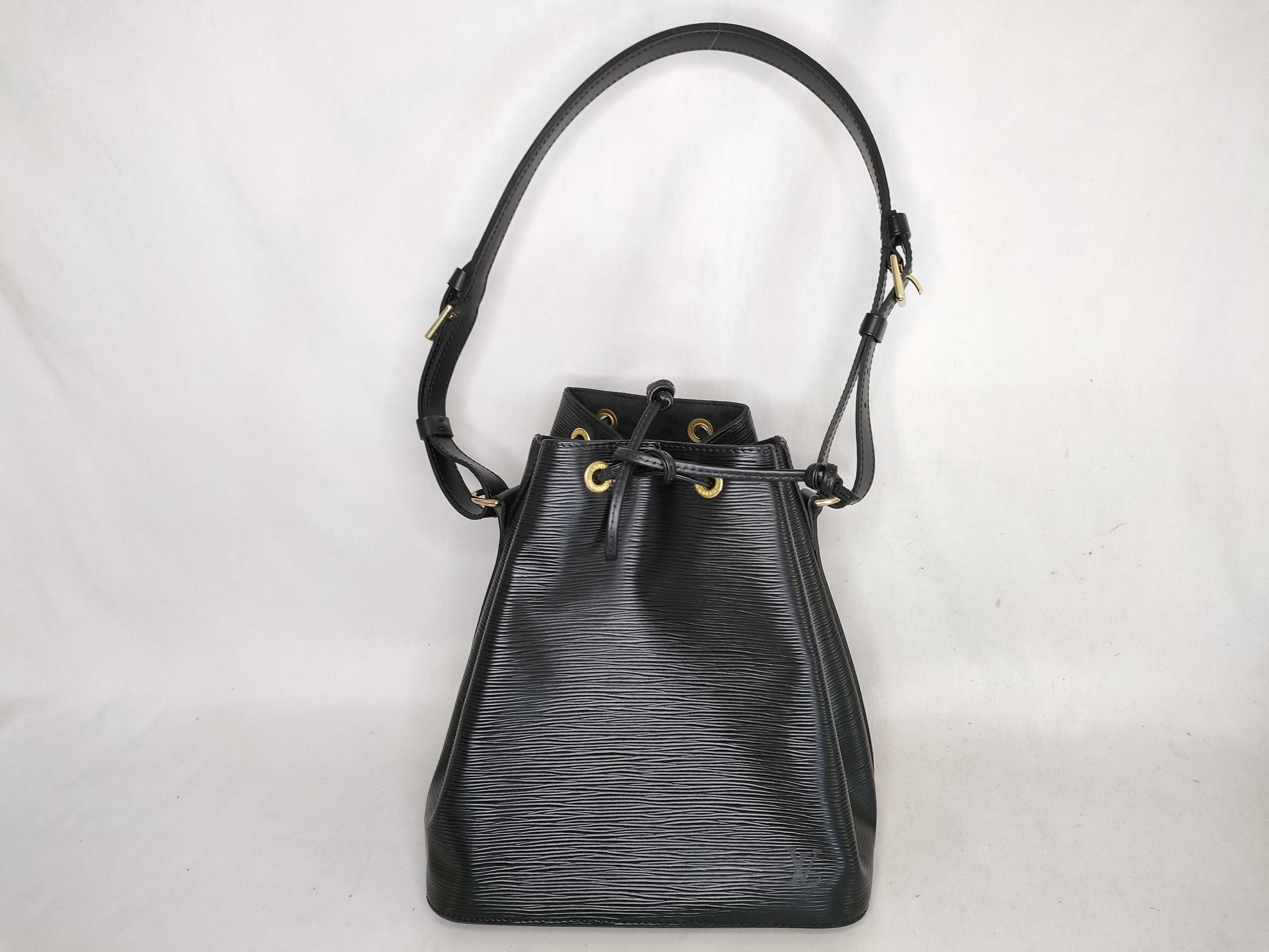 Epi Noe M59002 VI0963 Black Shoulder Bag