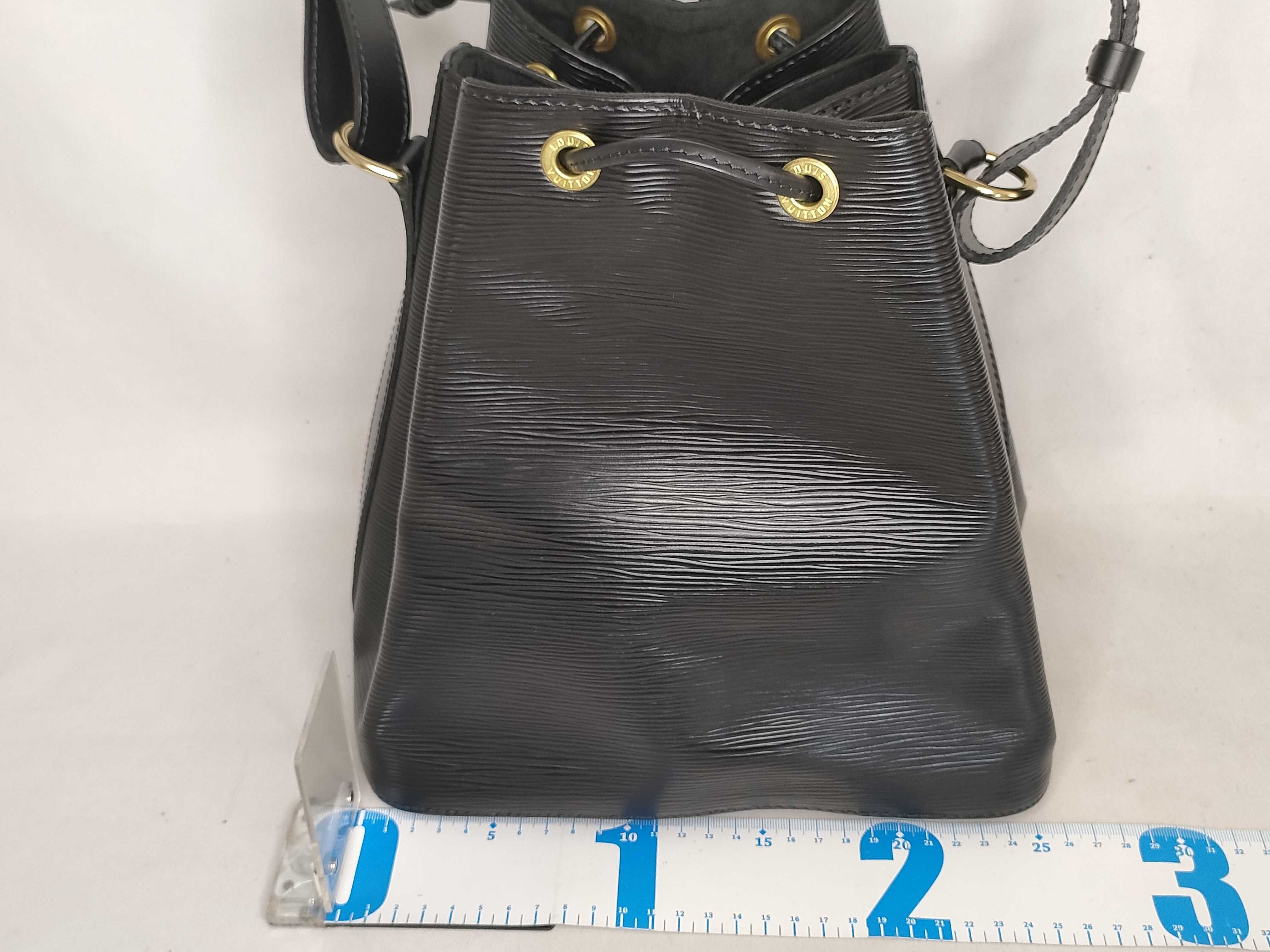 Epi Noe M59002 VI0963 Black Shoulder Bag — view 2