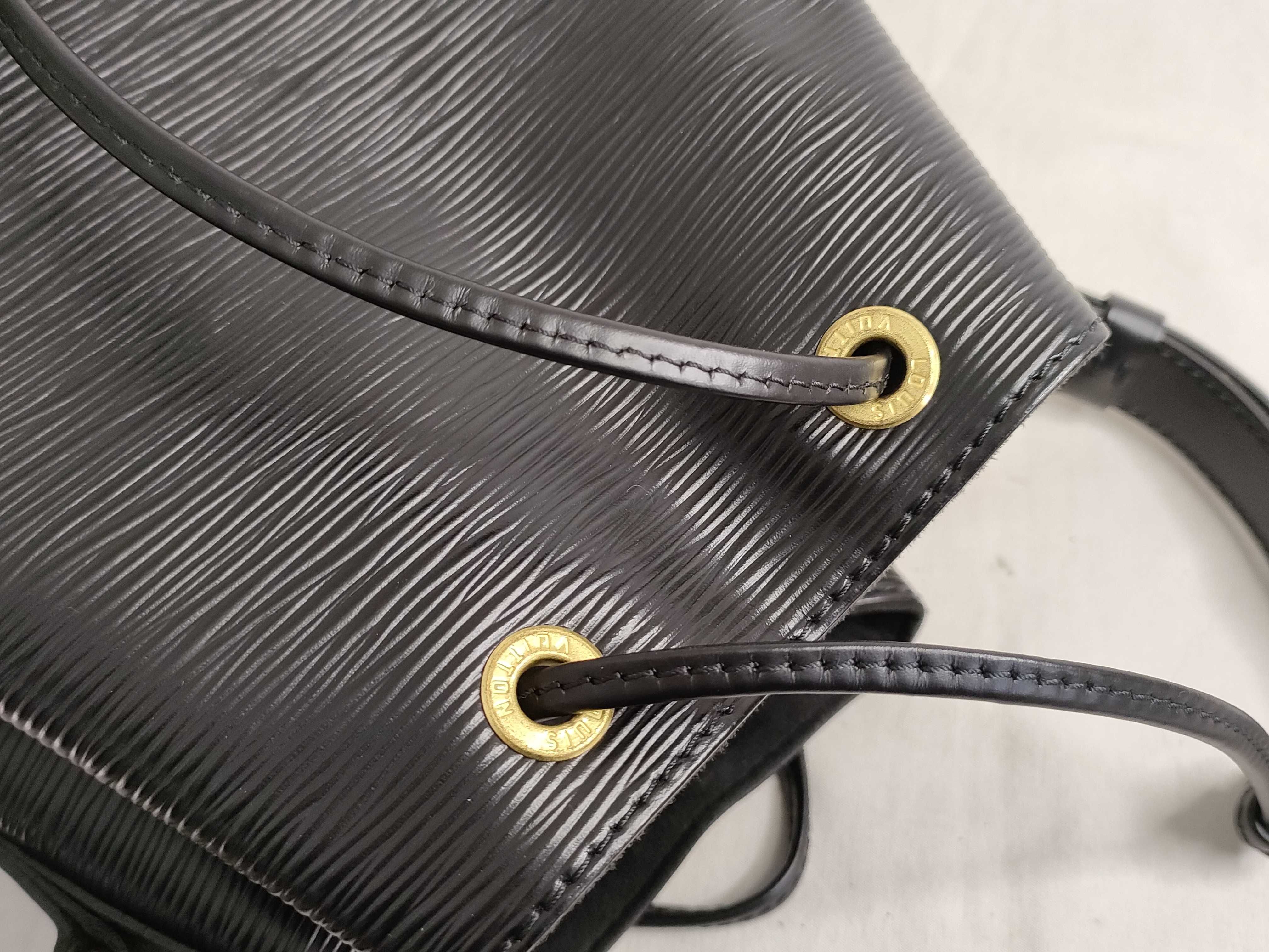 Epi Noe M59002 VI0963 Black Shoulder Bag — view 11