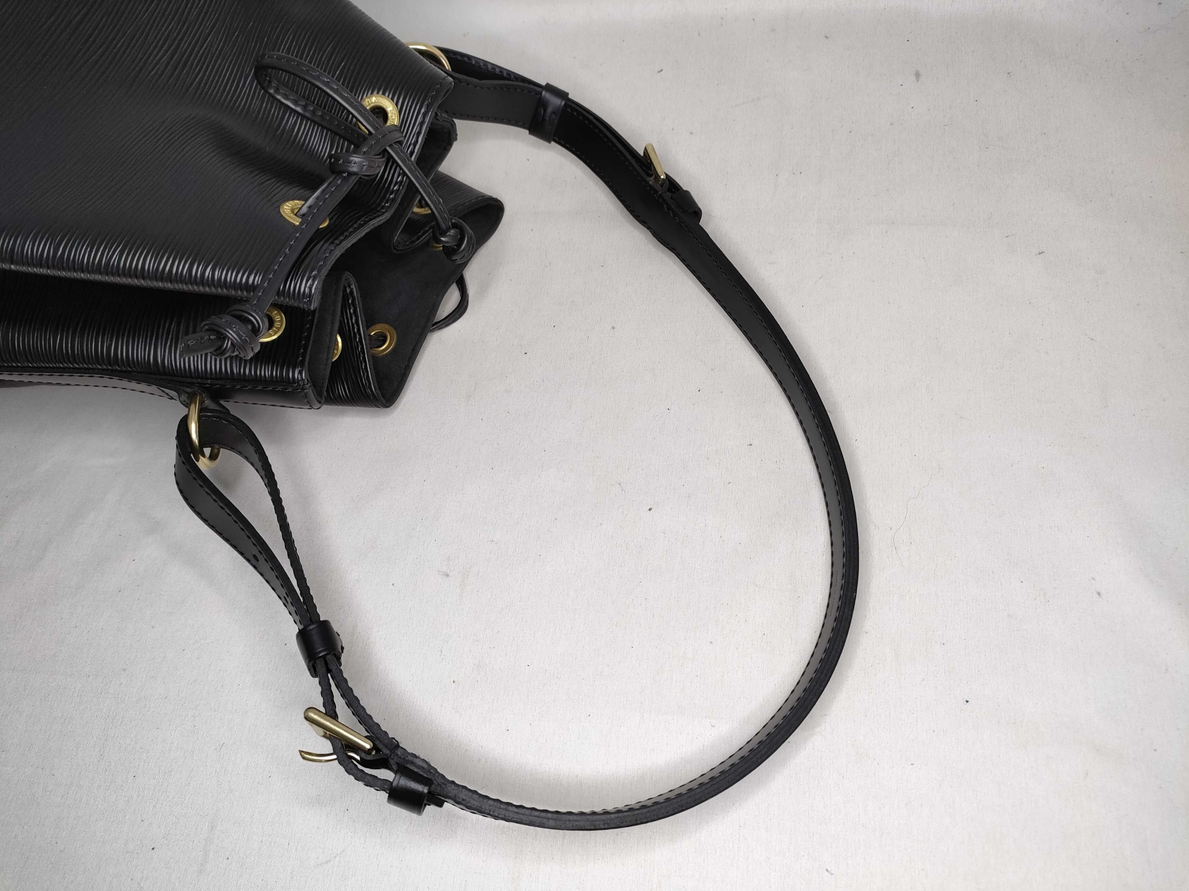 Epi Noe M59002 VI0963 Black Shoulder Bag — view 3