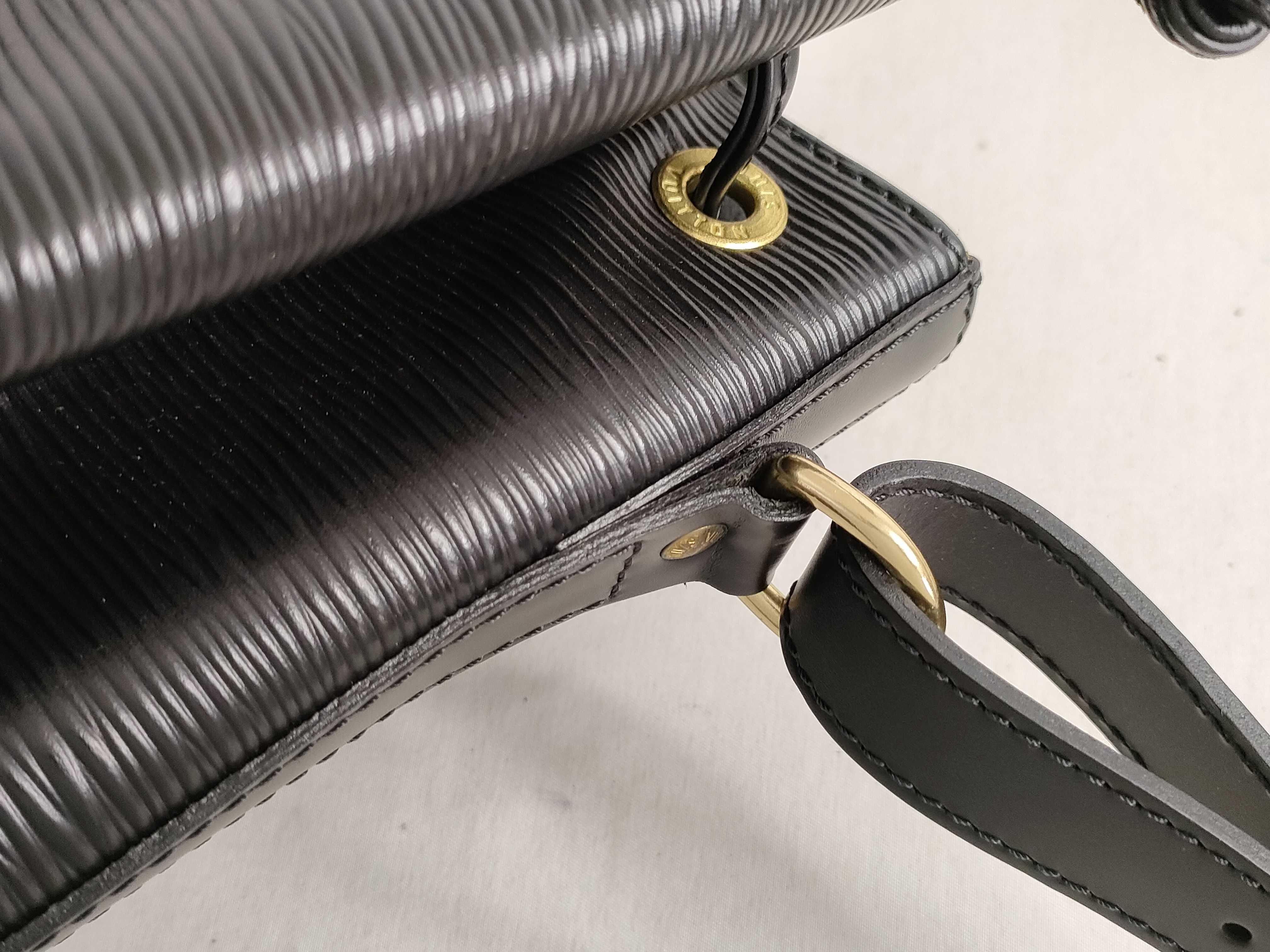 Epi Noe M59002 VI0963 Black Shoulder Bag — view 5