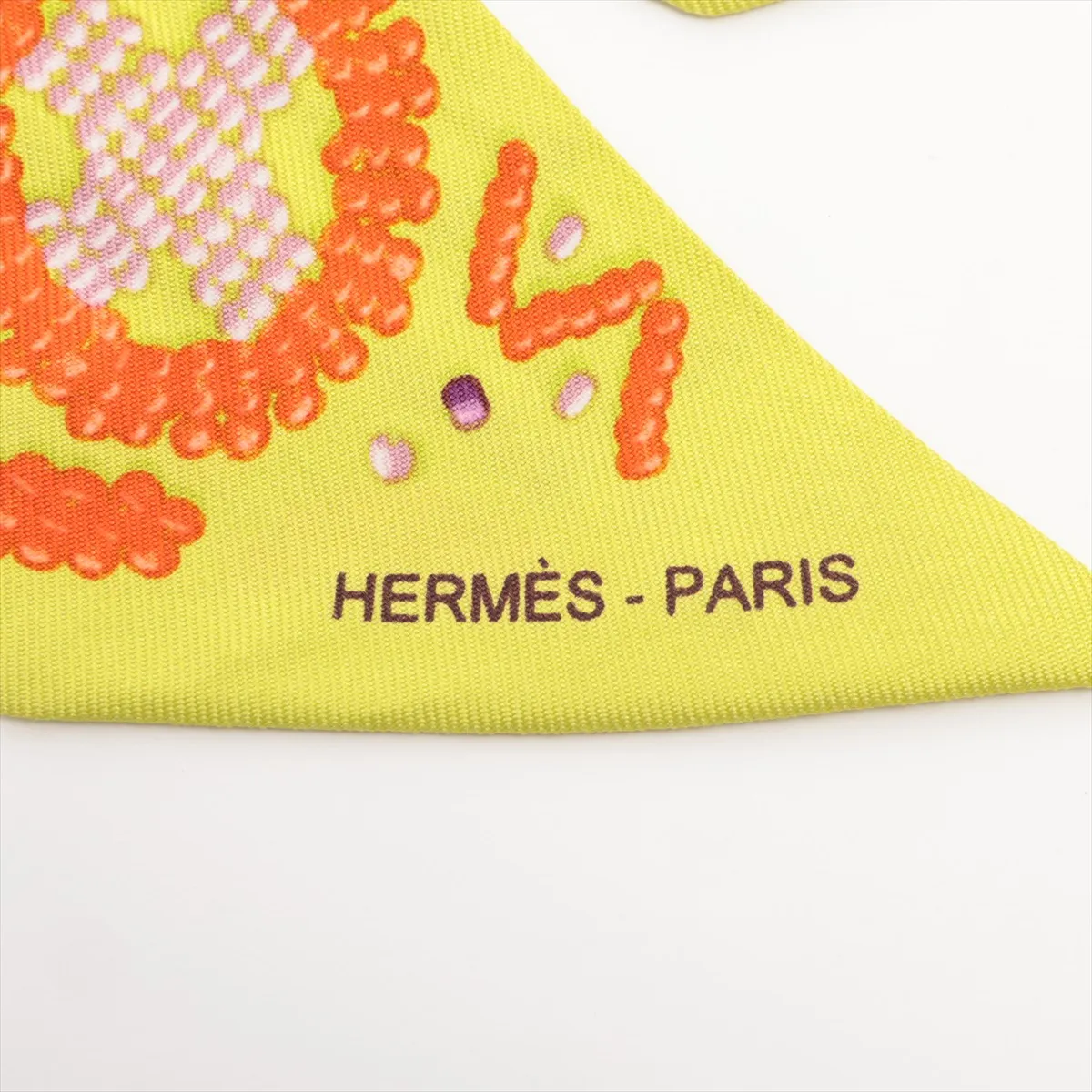 Twilly KELLY EN PERLES Scarf Silk Yellow Green Thread — view 3
