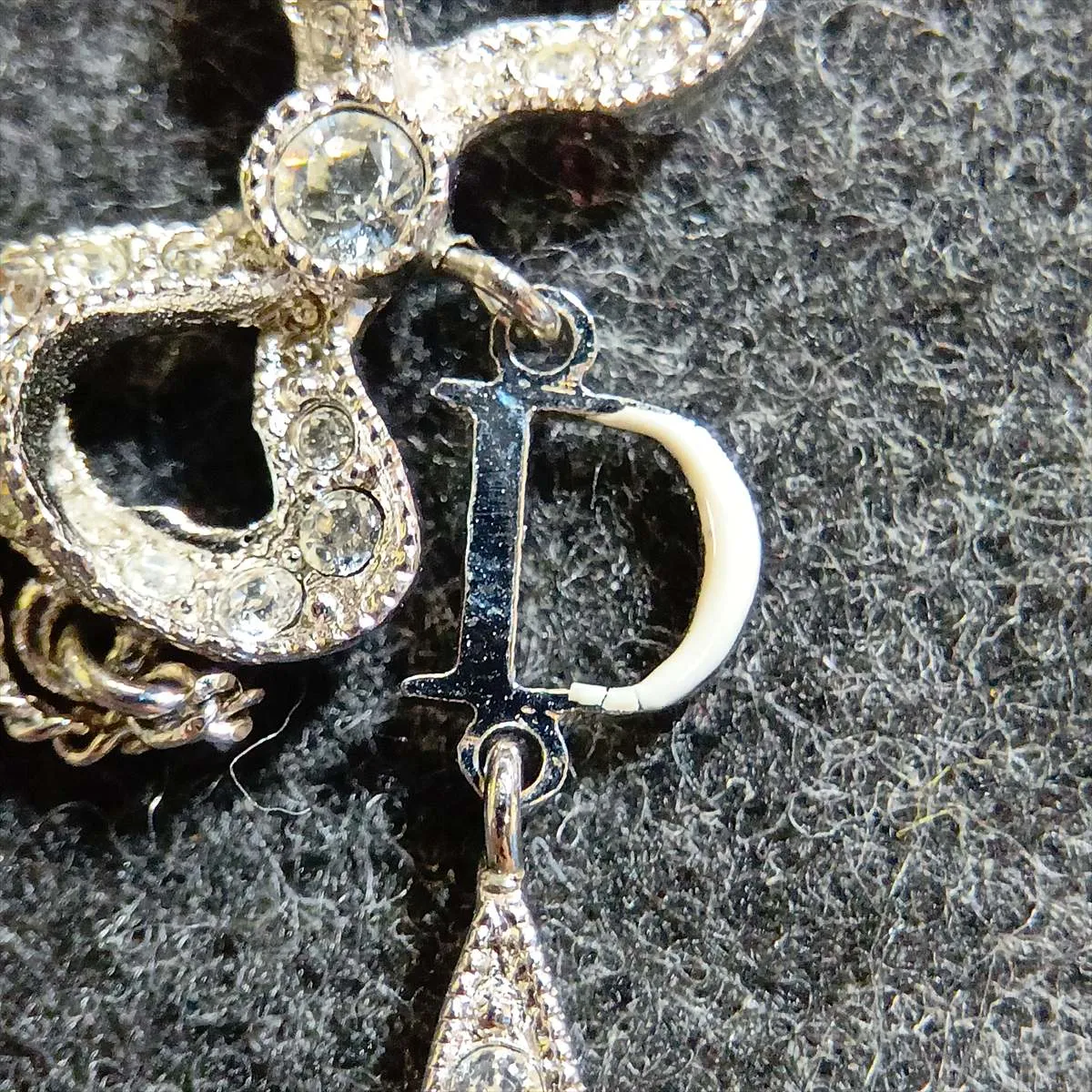 D-logo bracelet, metal and rhinestones, silver. — view 7
