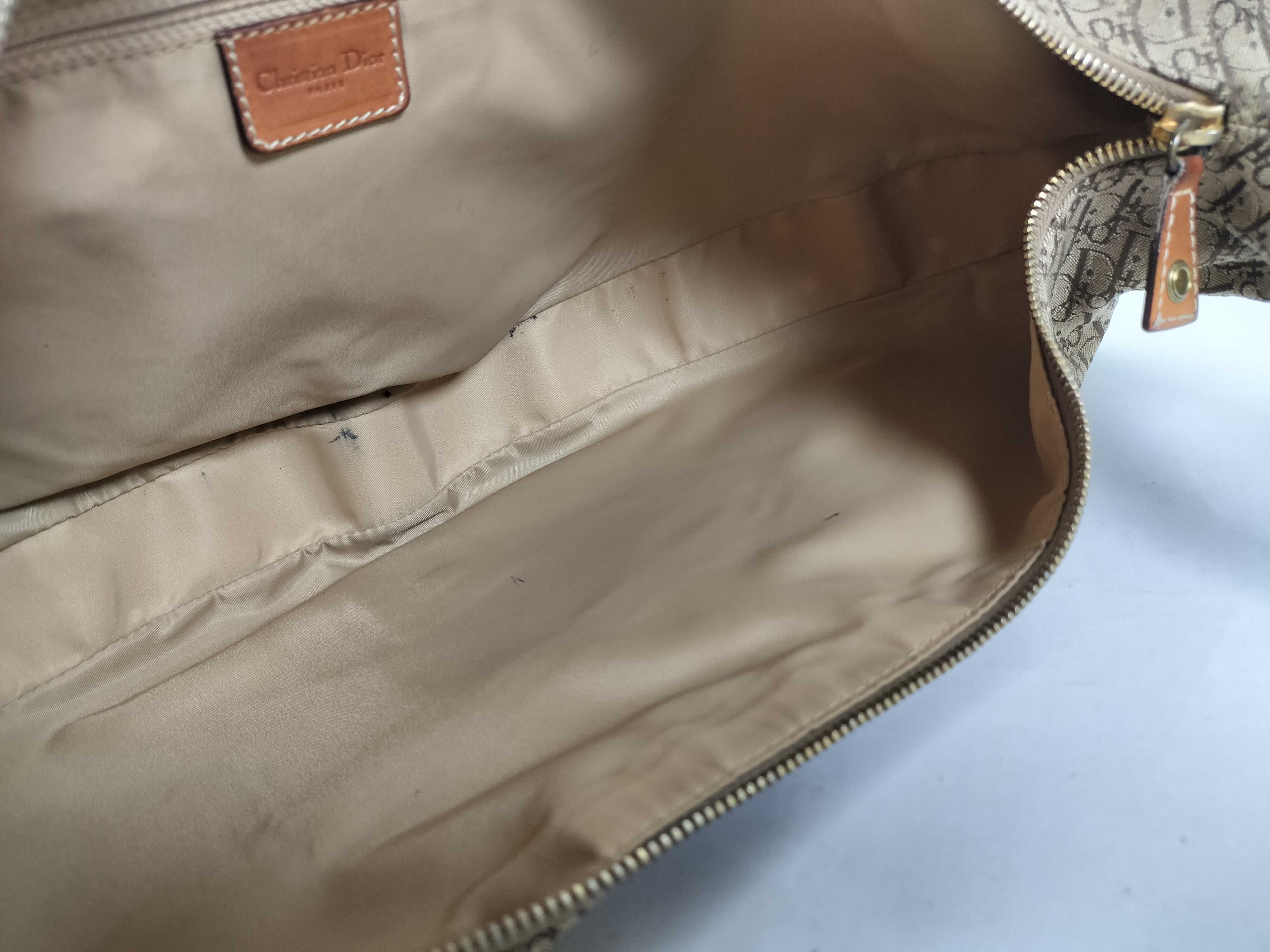 Street Chic Hobo Shoulder Bag Trotter Shoulder Bag — view 11