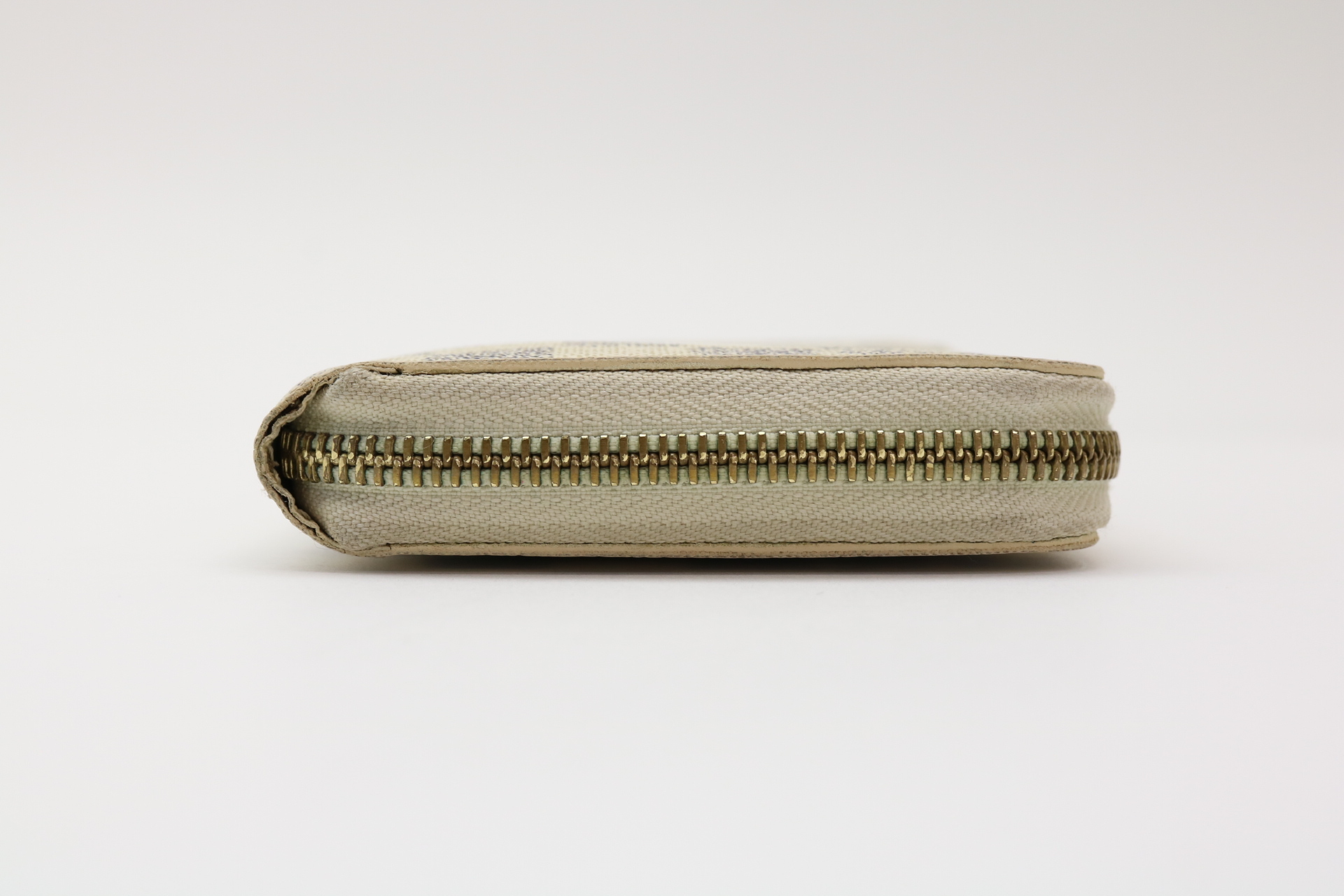 Damier Azur Zippy Wallet — view 4