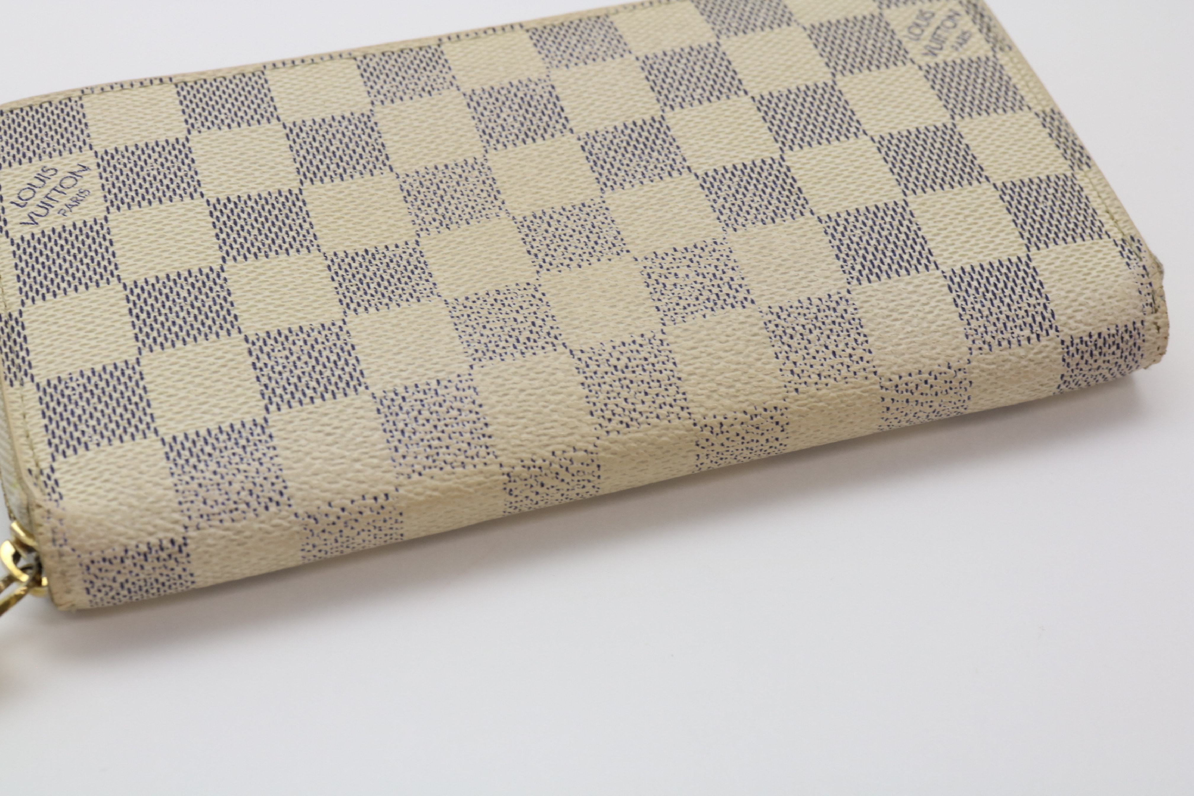 Damier Azur Zippy Wallet — view 9
