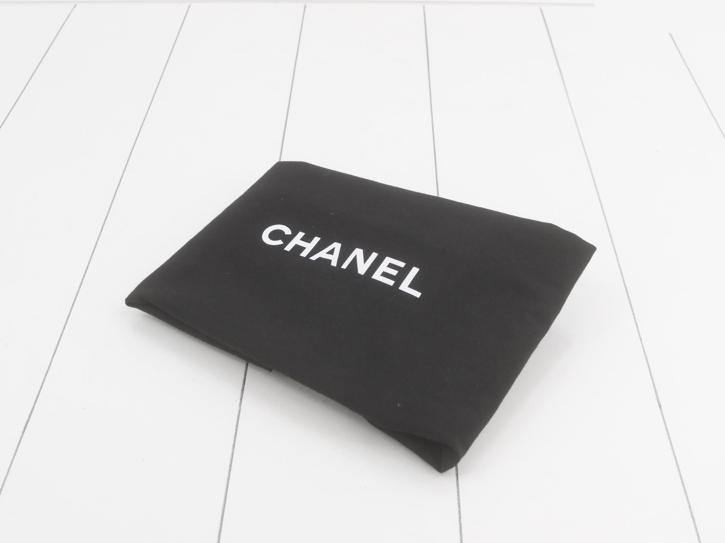 19 Leather 2-Way Handbag — view 7