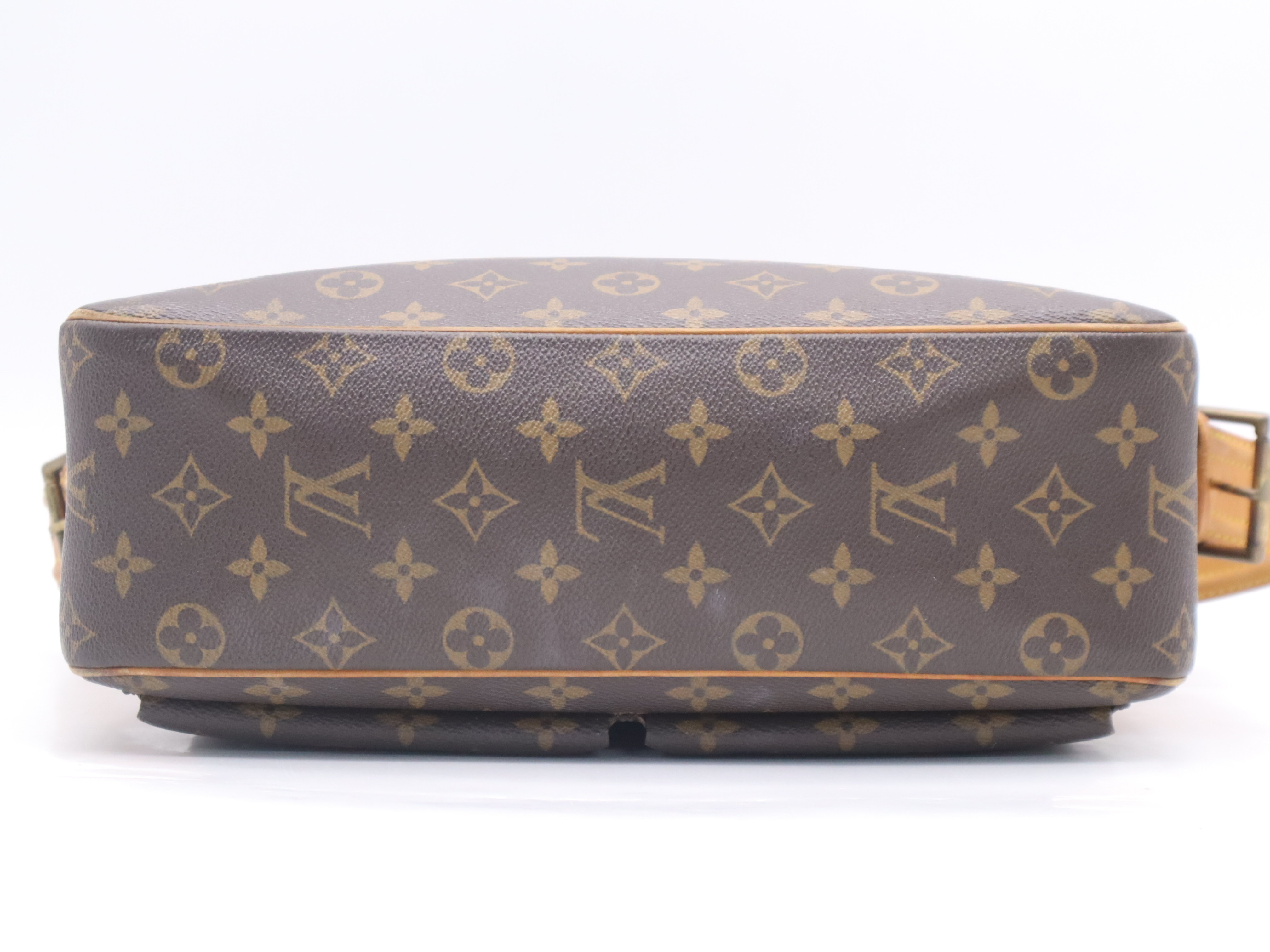 M51163 Monogram Viva Cite GM Shoulder Bag — view 4