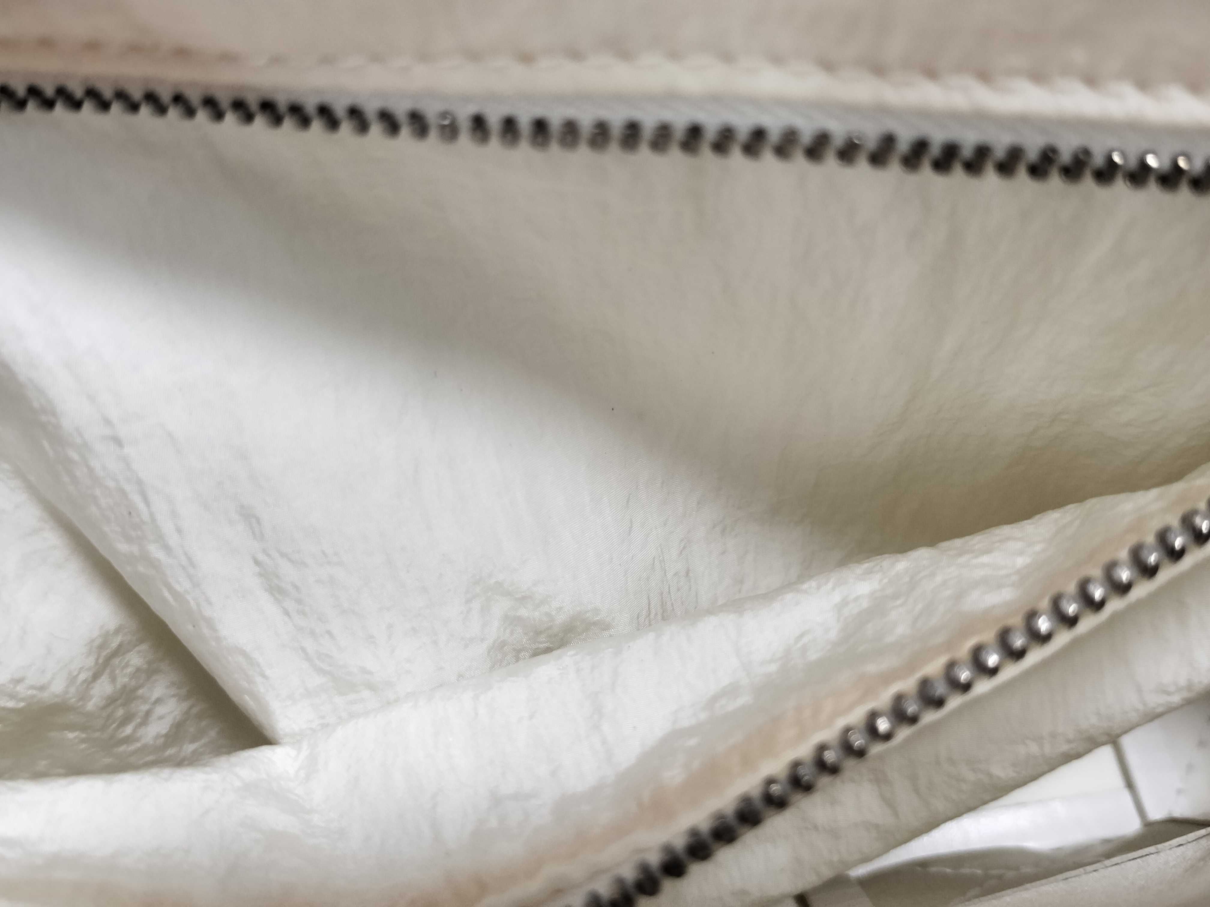 Maxi Intrecciato Cassette Leather Shoulder Bag, White — view 11